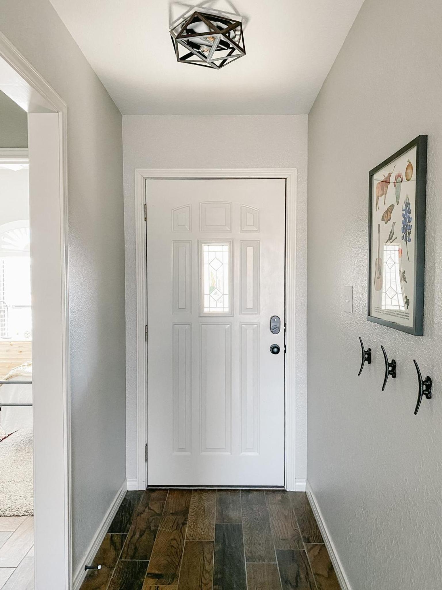 Three-Bedroom House photo 3