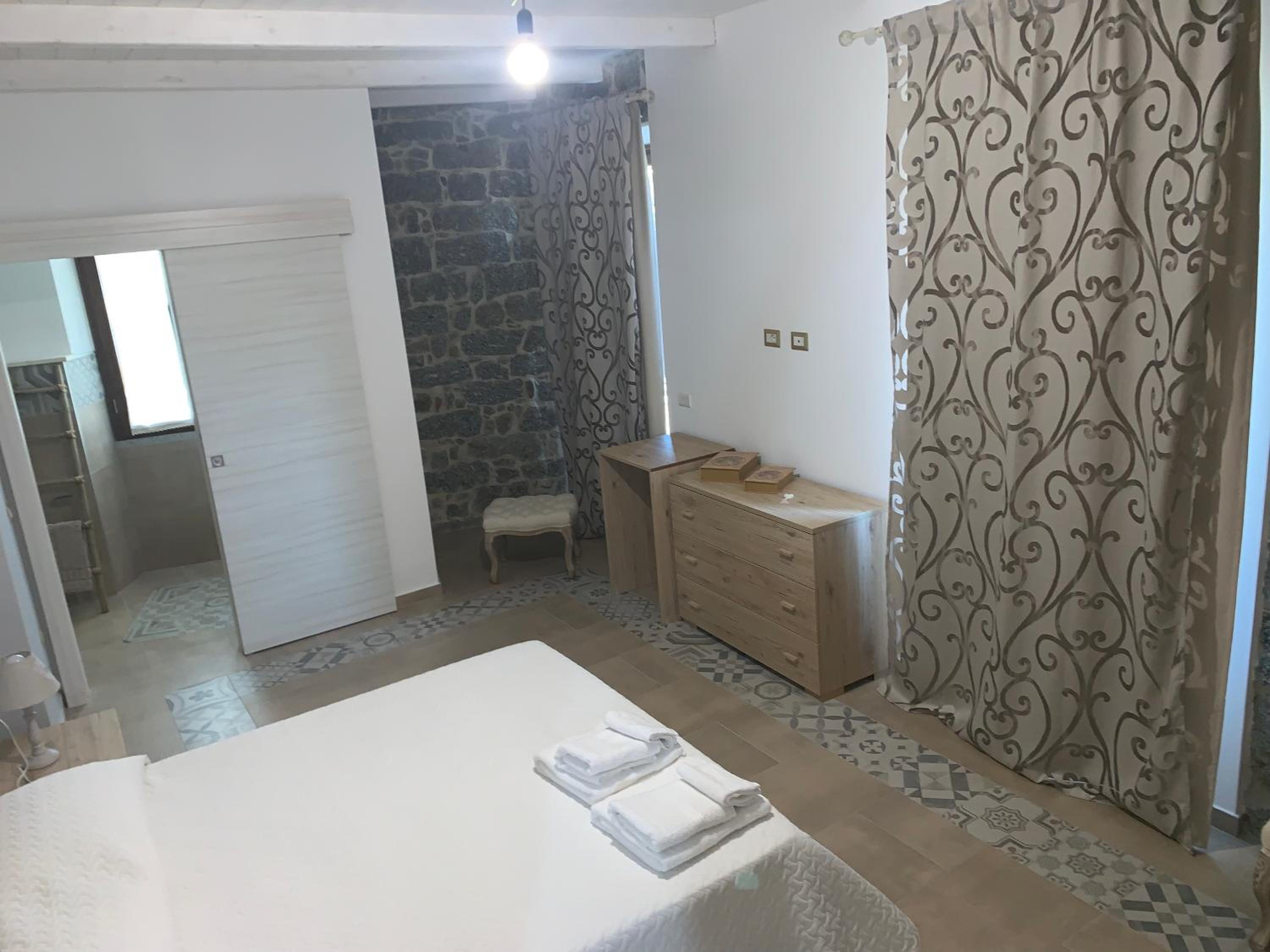 Triple Room - Photo 9