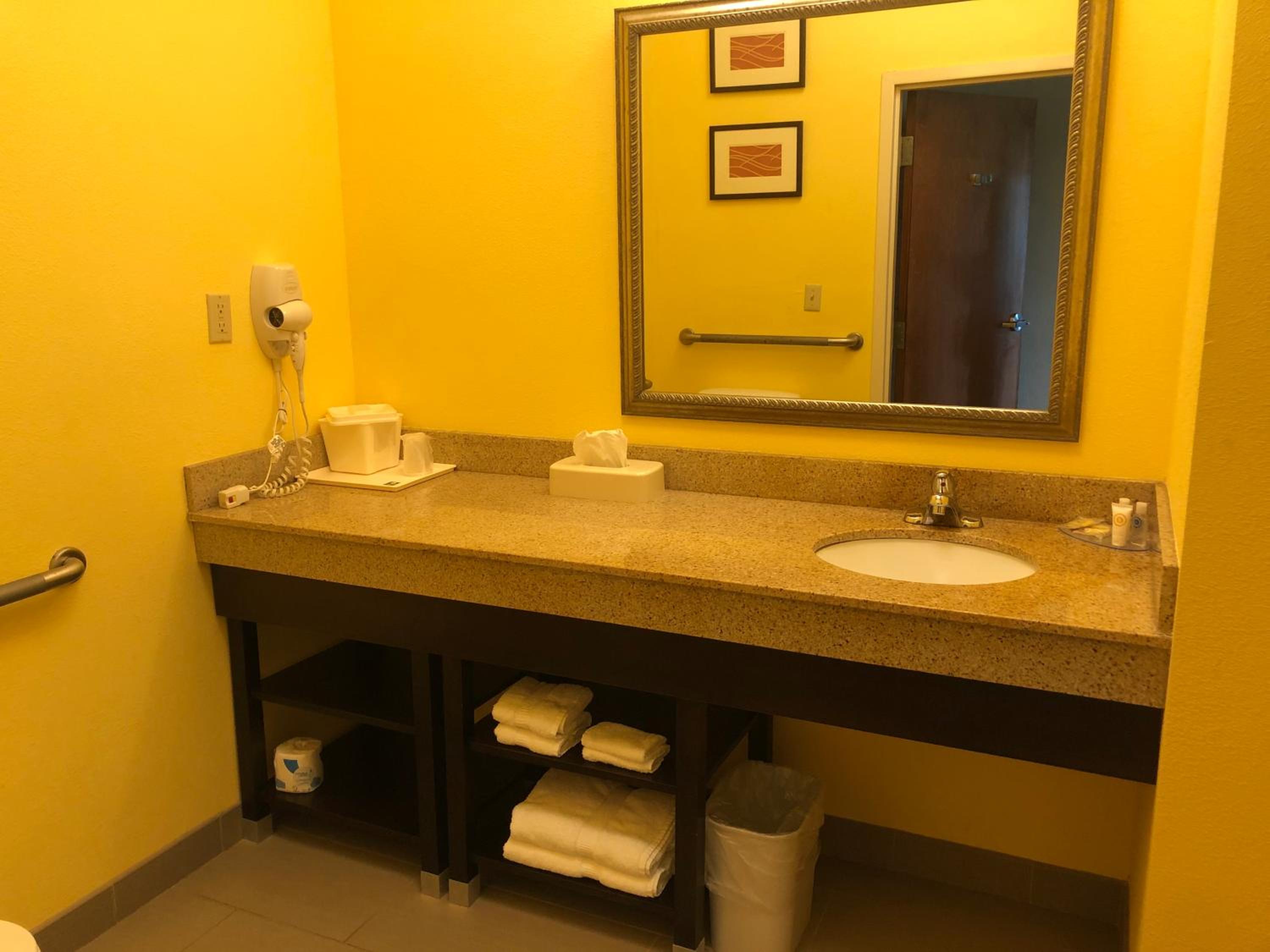King Room - Non-Smoking photo 3