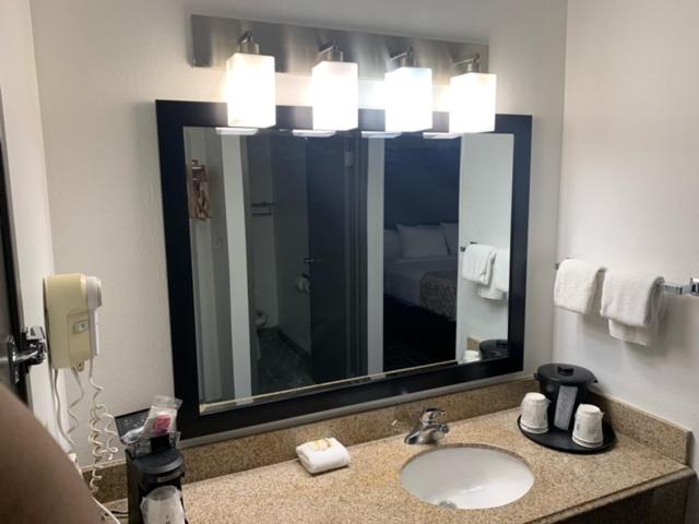 Executive King Room - Photo 6