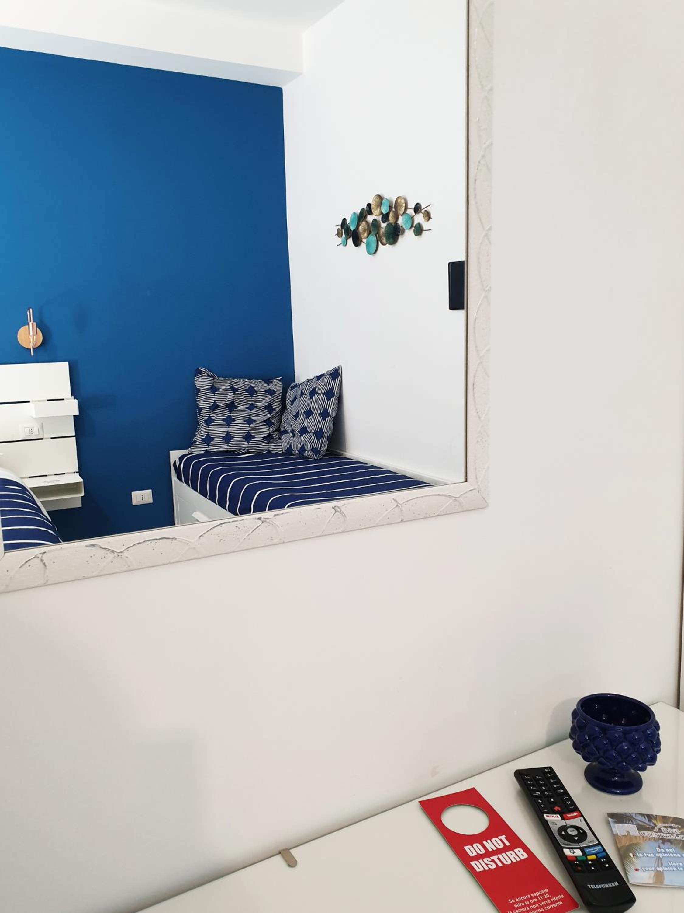 Deluxe Triple Room - Photo 9