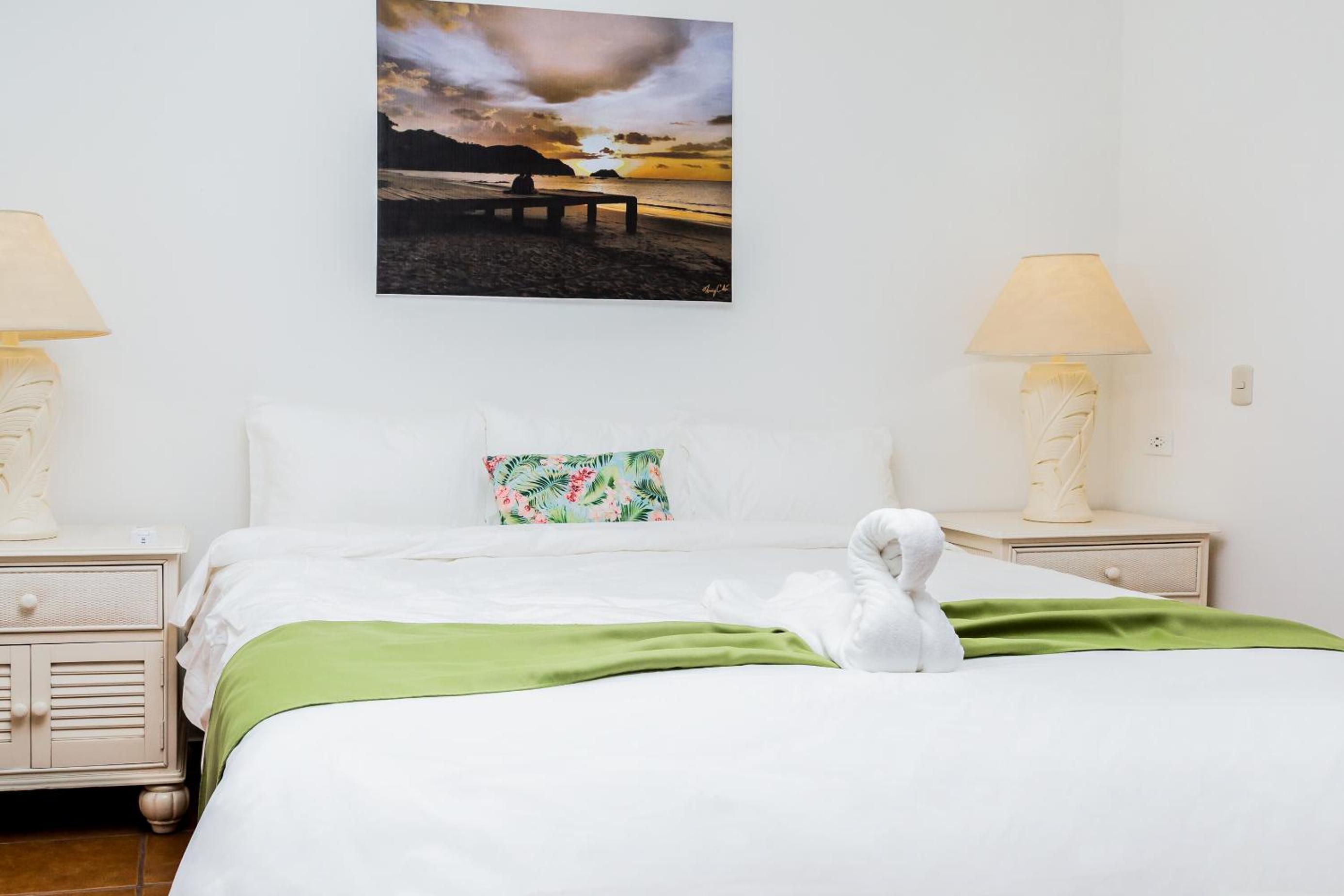 Suite - Photo 14