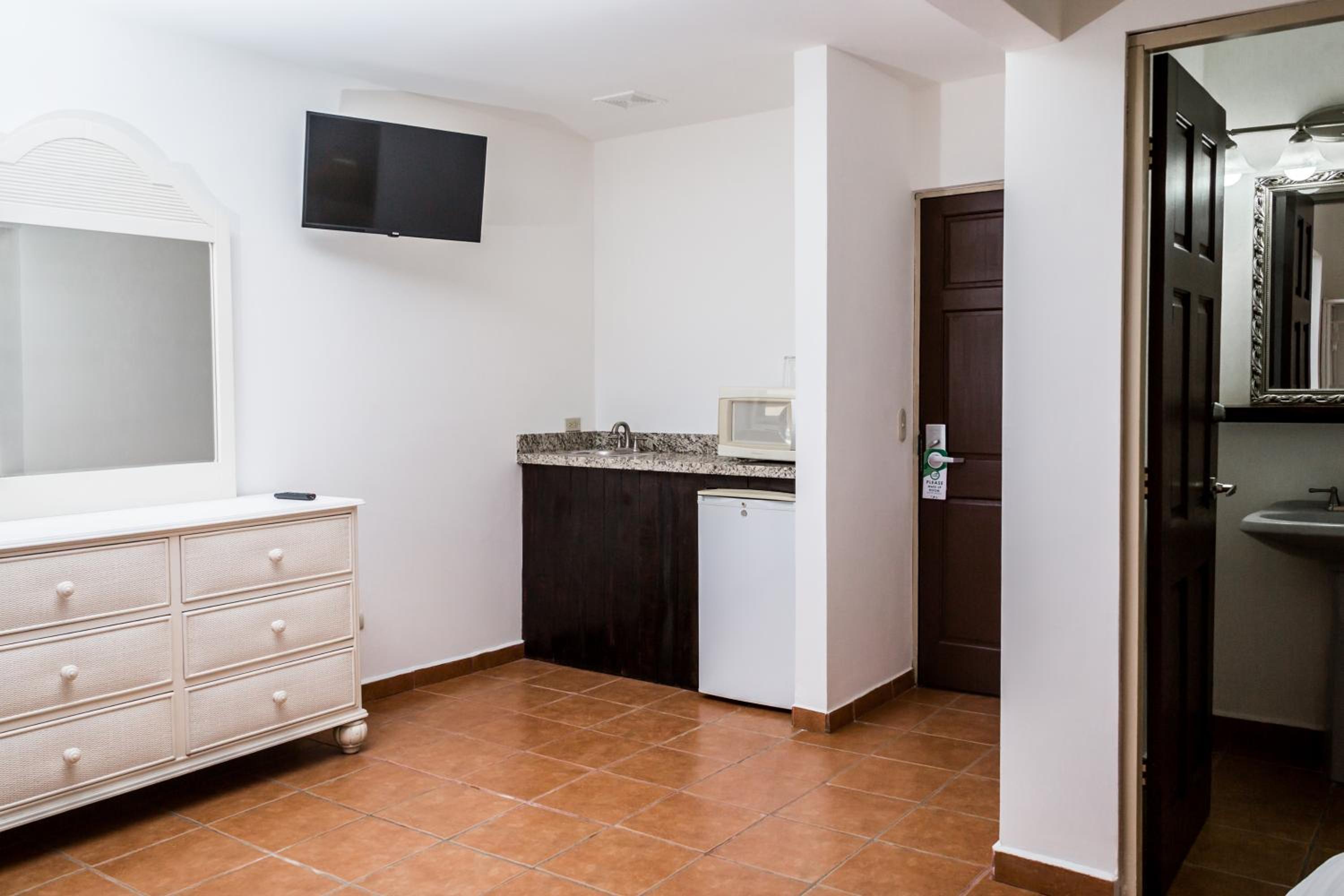Suite - Photo 6