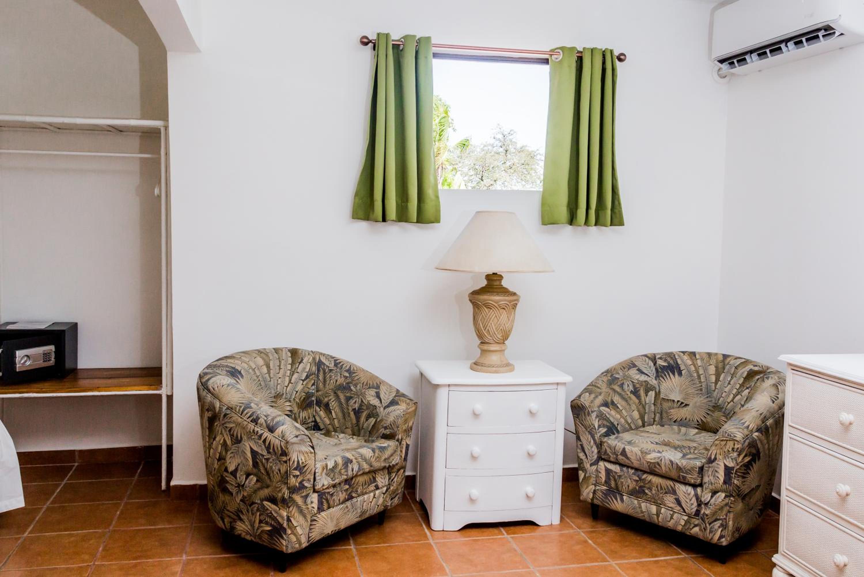 Suite - Photo 9