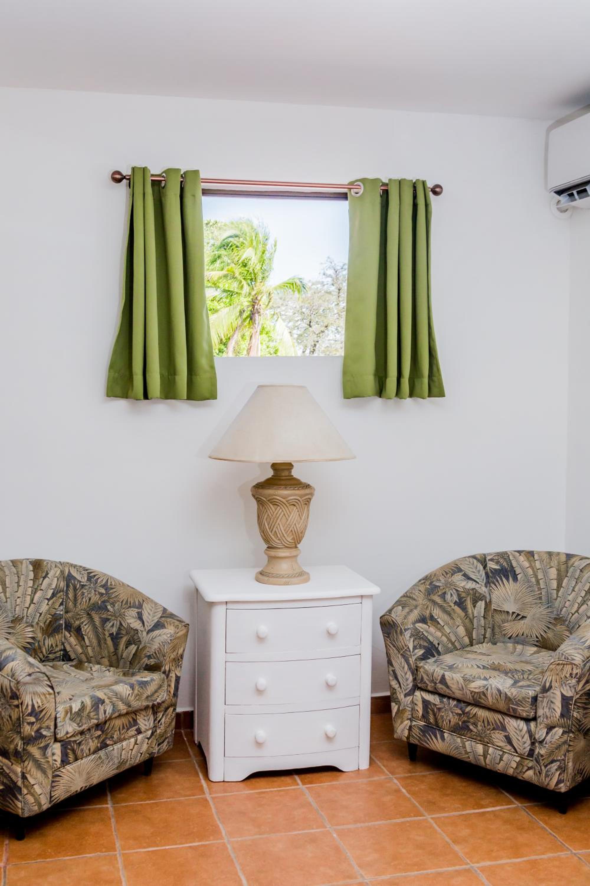 Suite - Photo 7