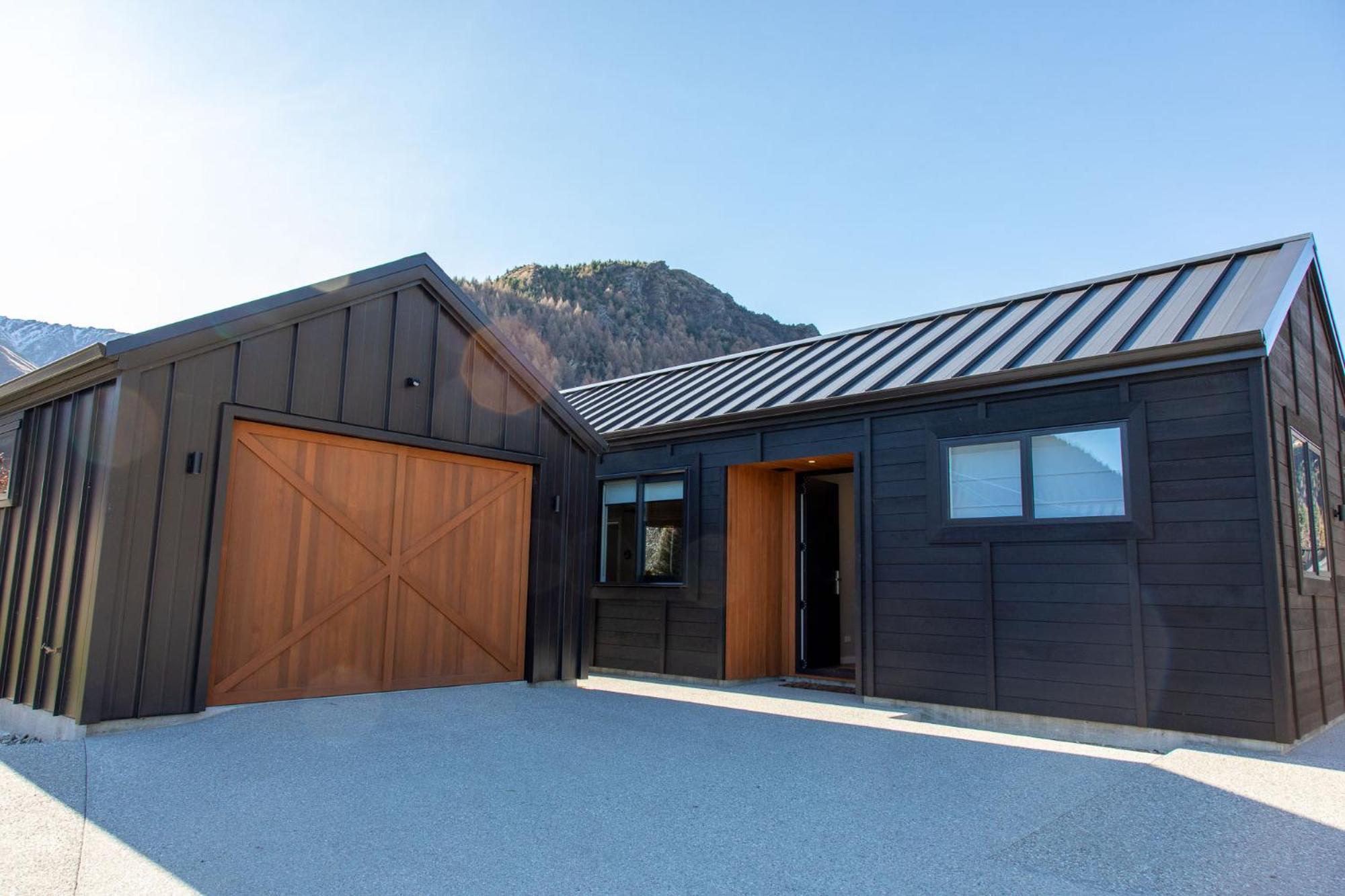 Four-Bedroom House photo 2