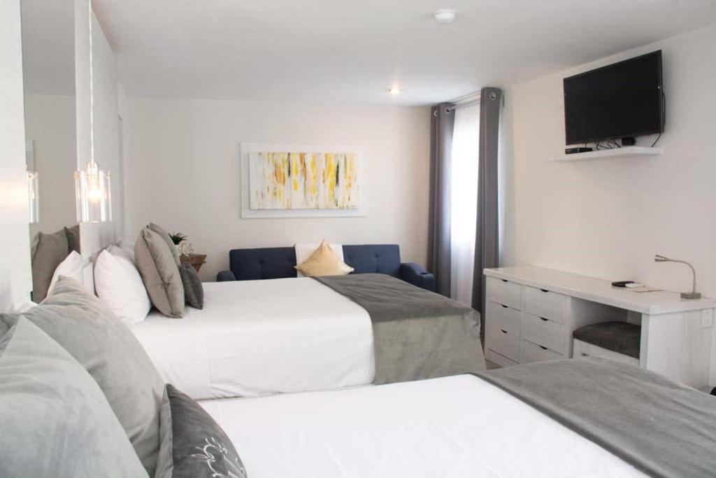 Twin Room - Photo 1