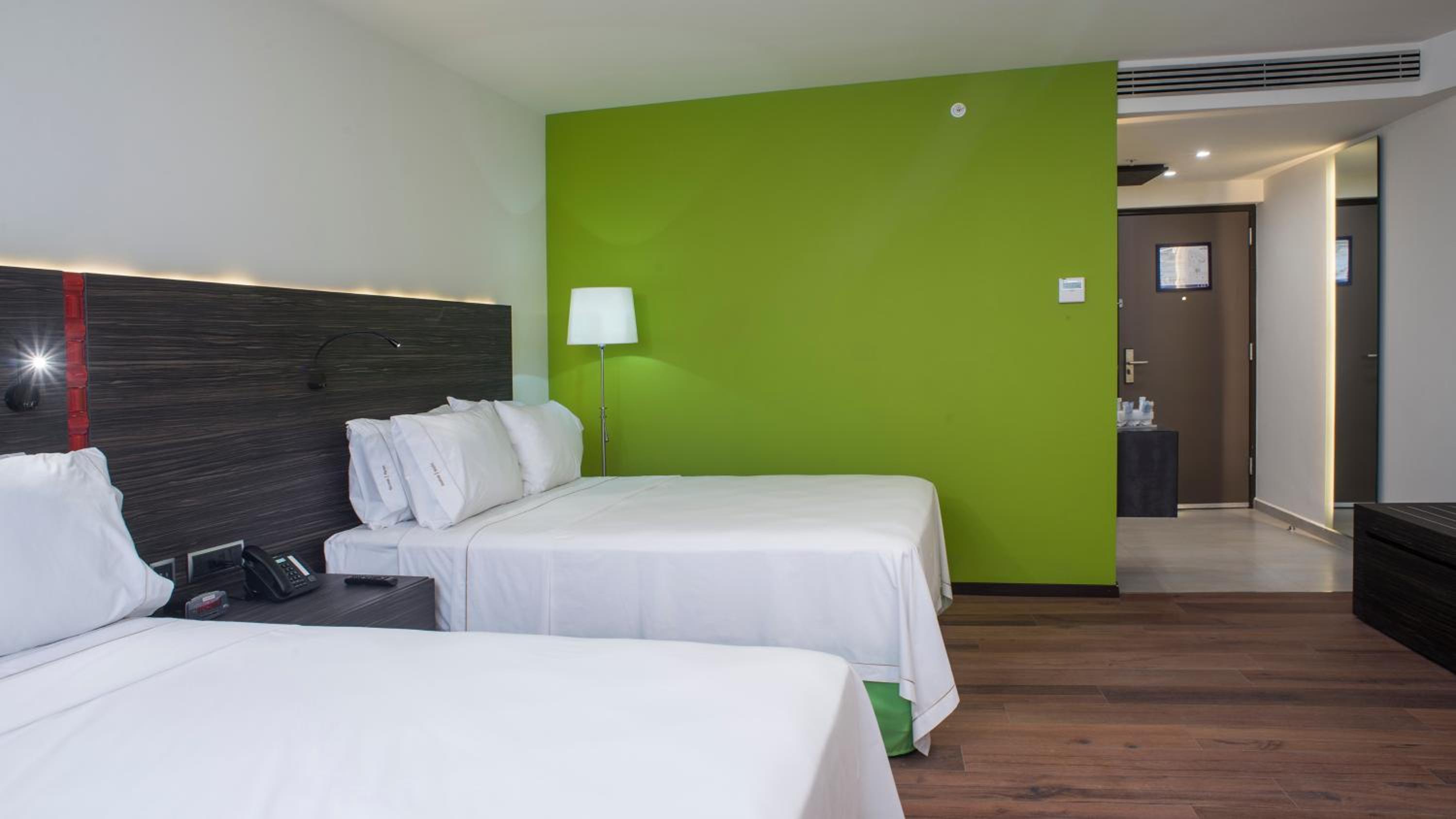 Standard Room thumbnail 5