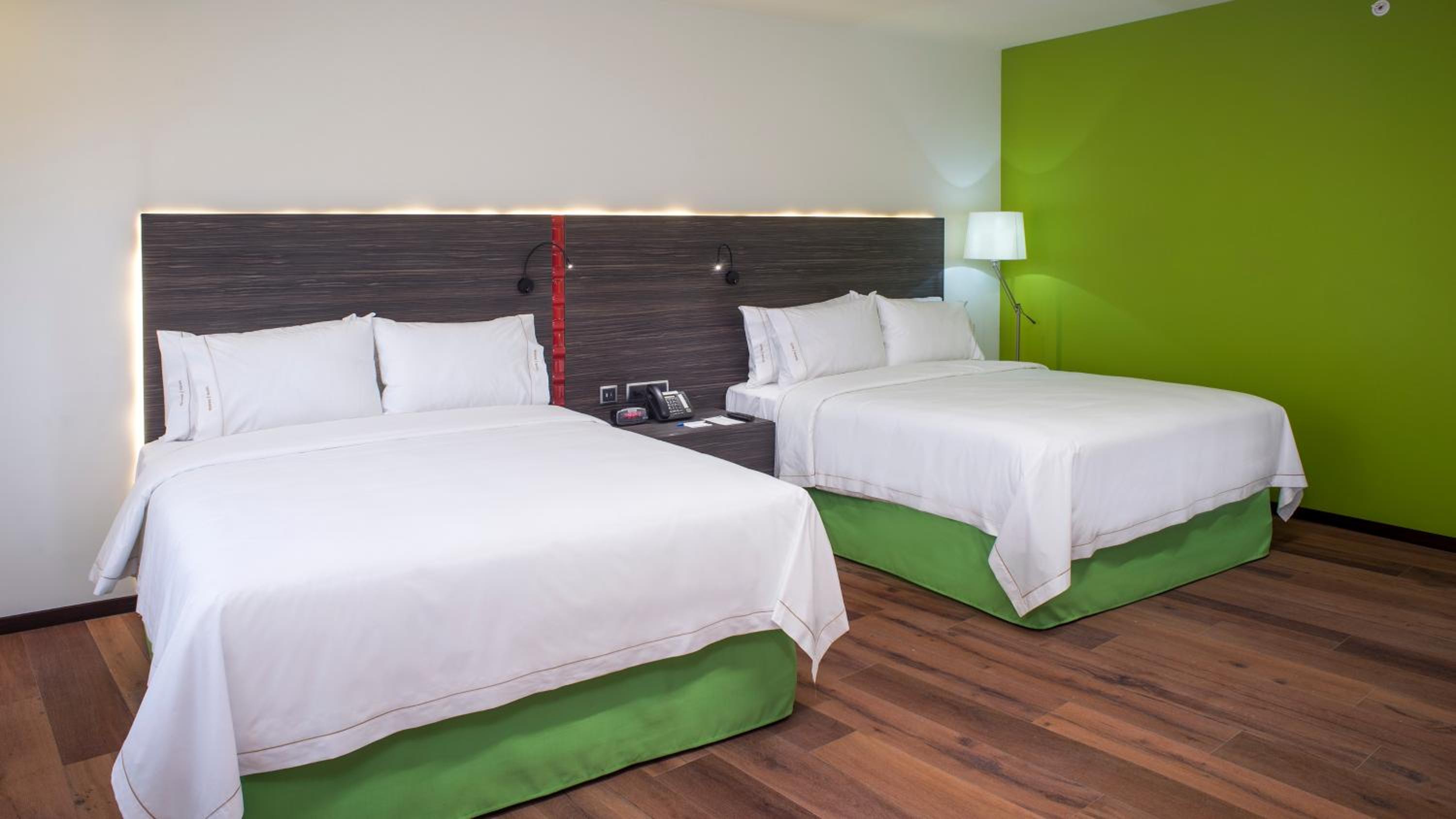 Standard Room thumbnail 6