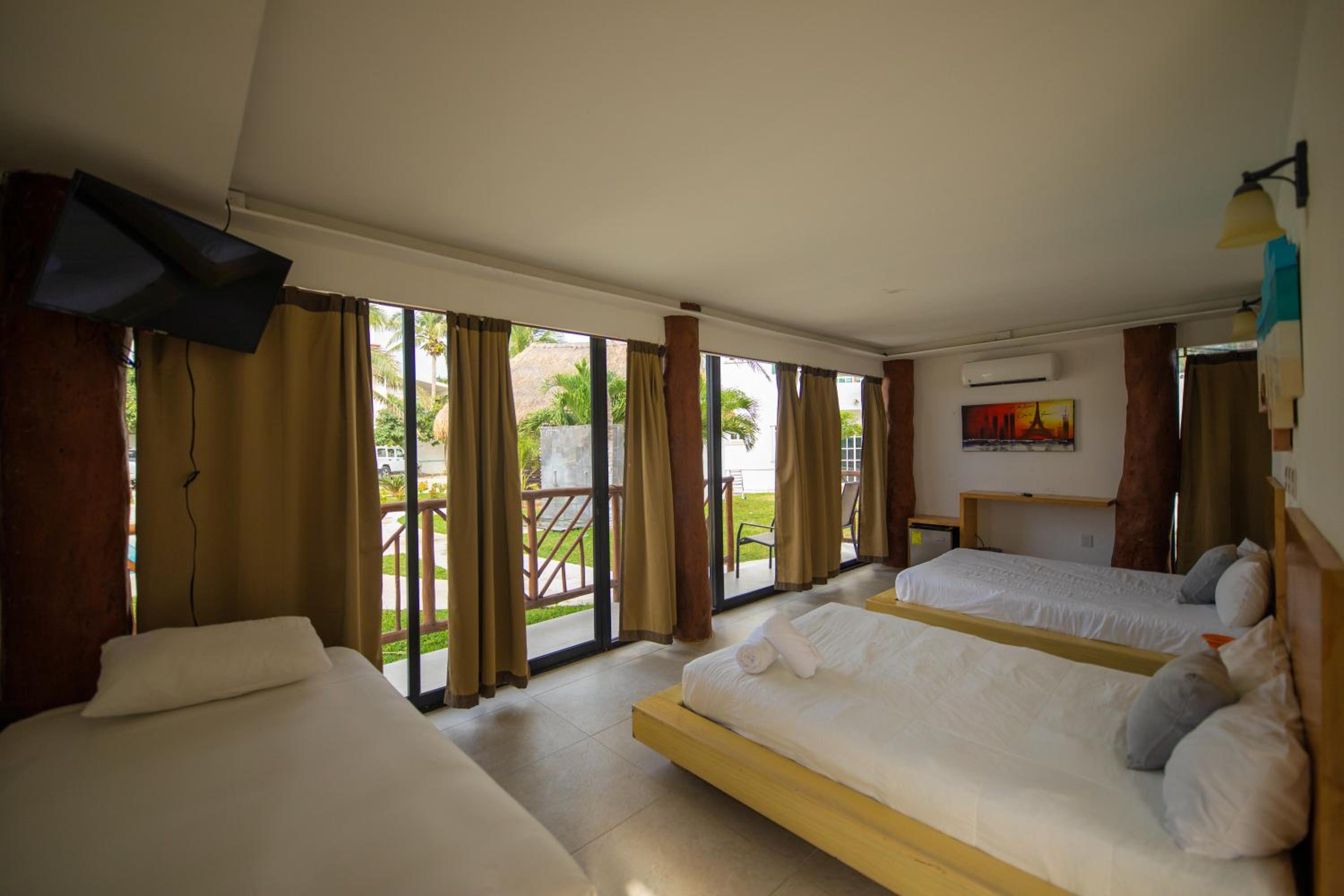 Palapa Family Suite Pool View
