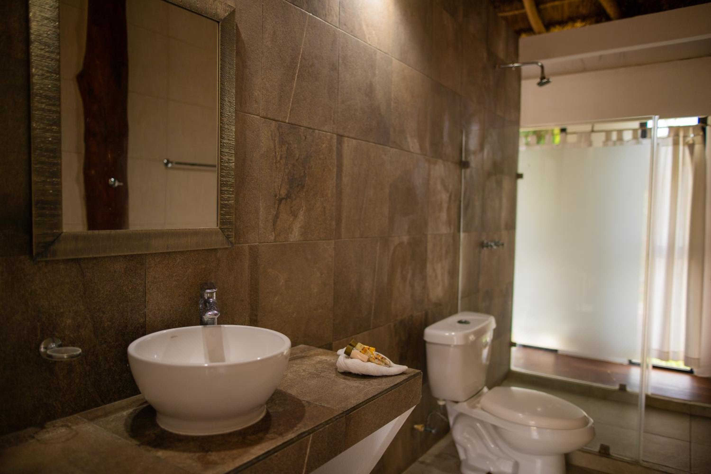 Deluxe King Room - Photo 3