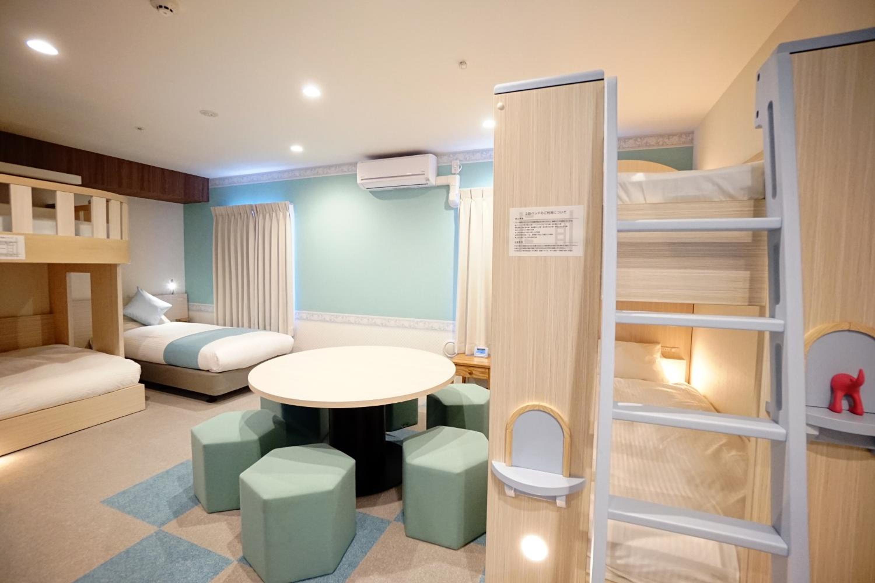 Deluxe Room with Bunk Bed and Spacious Bathroom (4 Adults) photo 3