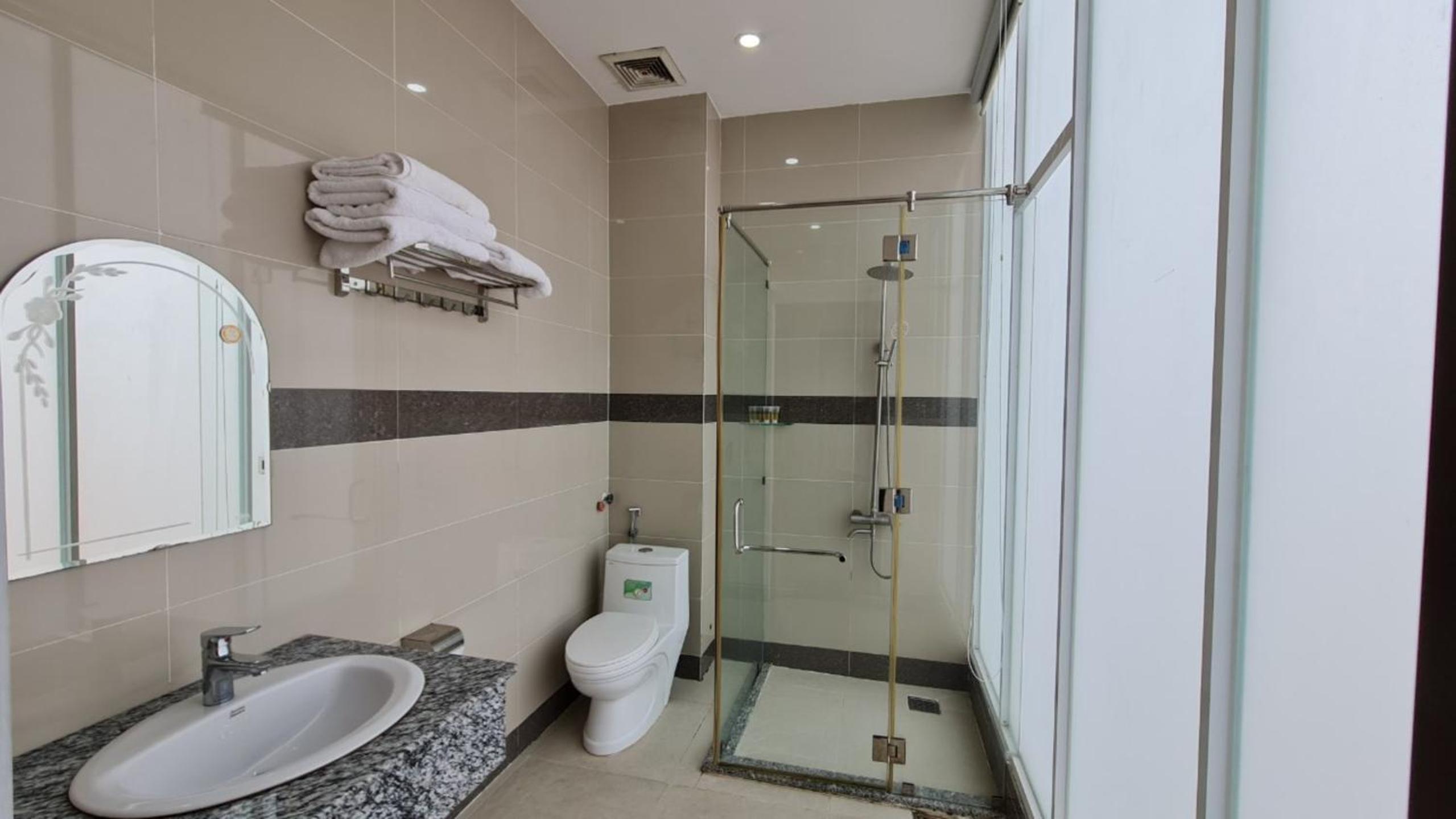 Superior Quadruple Room - Photo 6