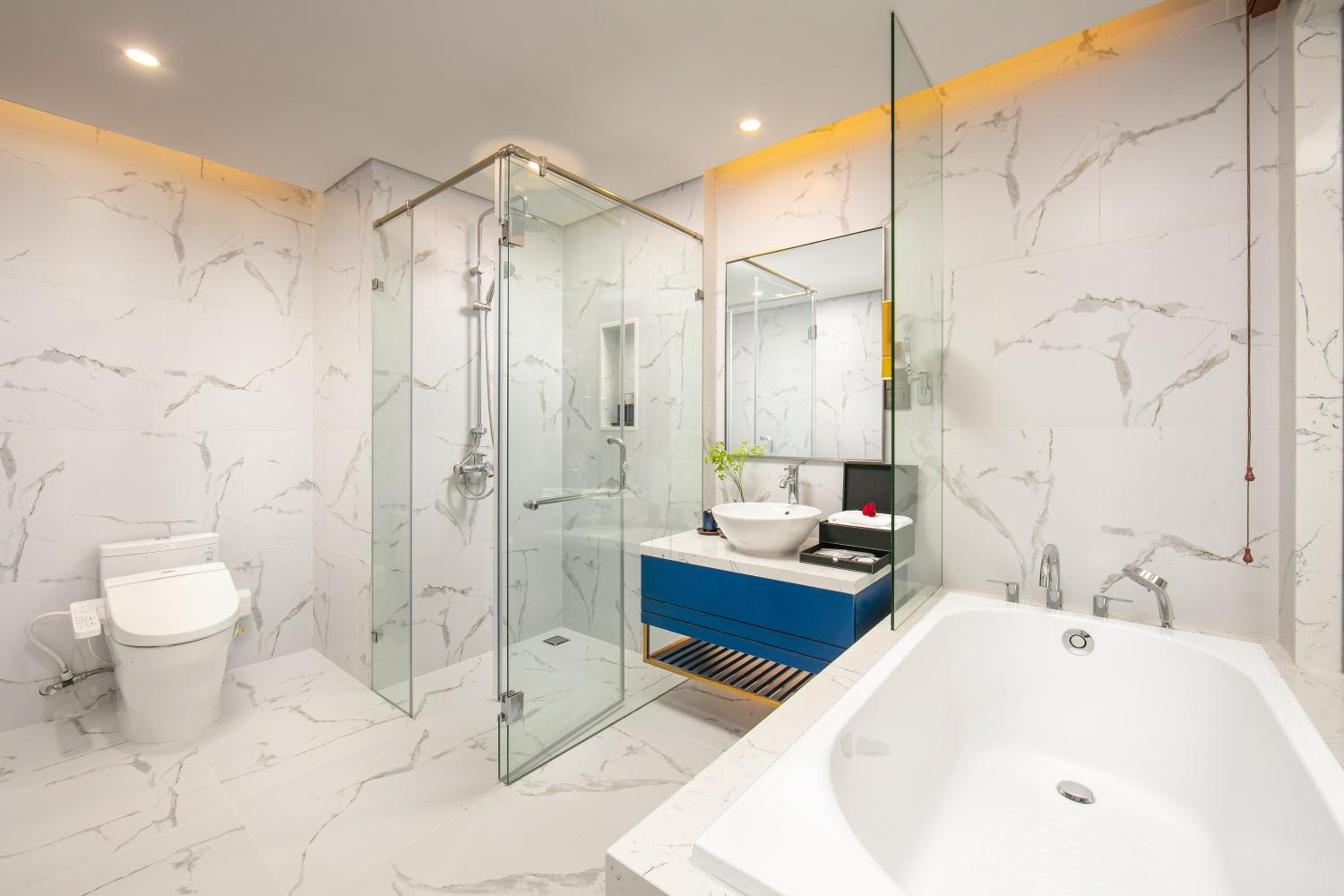 One-Bedroom Suite - Free Chocolate Hour 16:00 to 17:00