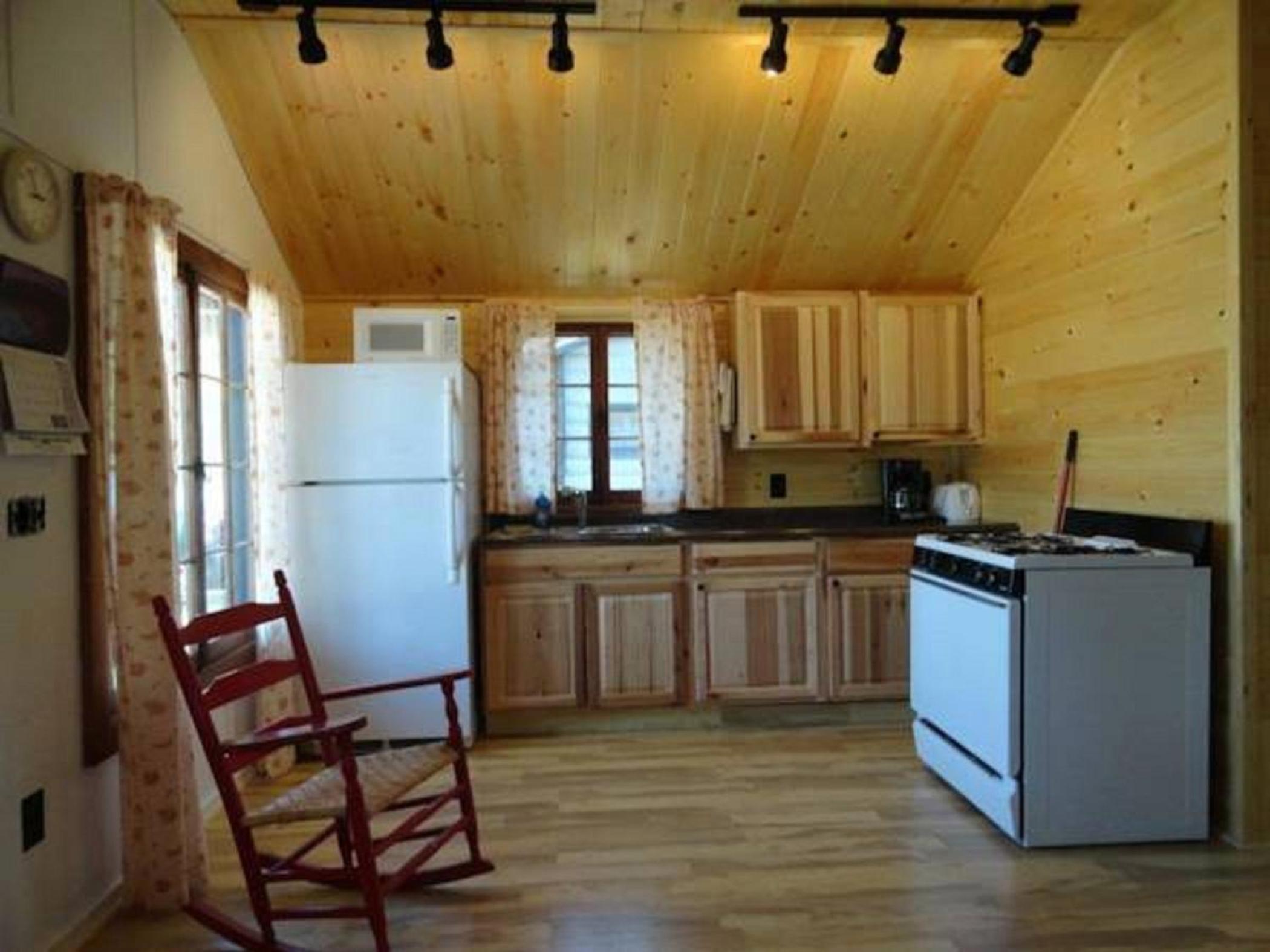 Two Bedroom House (4 adults) Cabin 11 photo 3