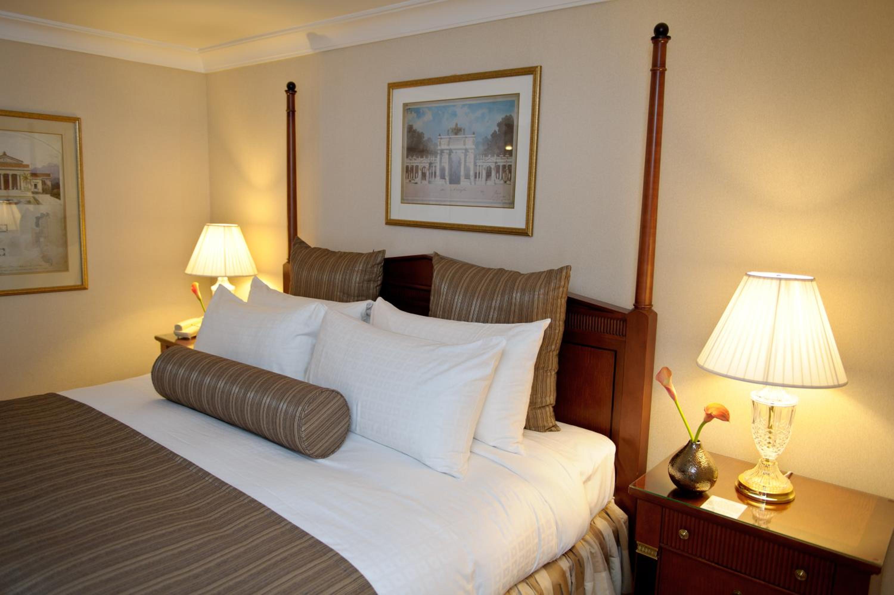 Deluxe King Room - Photo 4