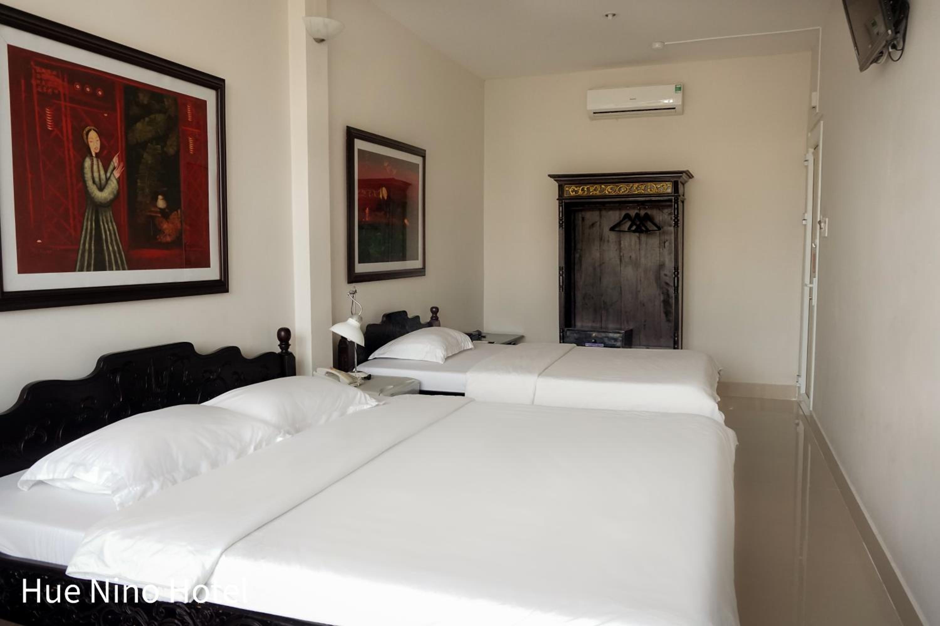 Deluxe Family Room photo 1
