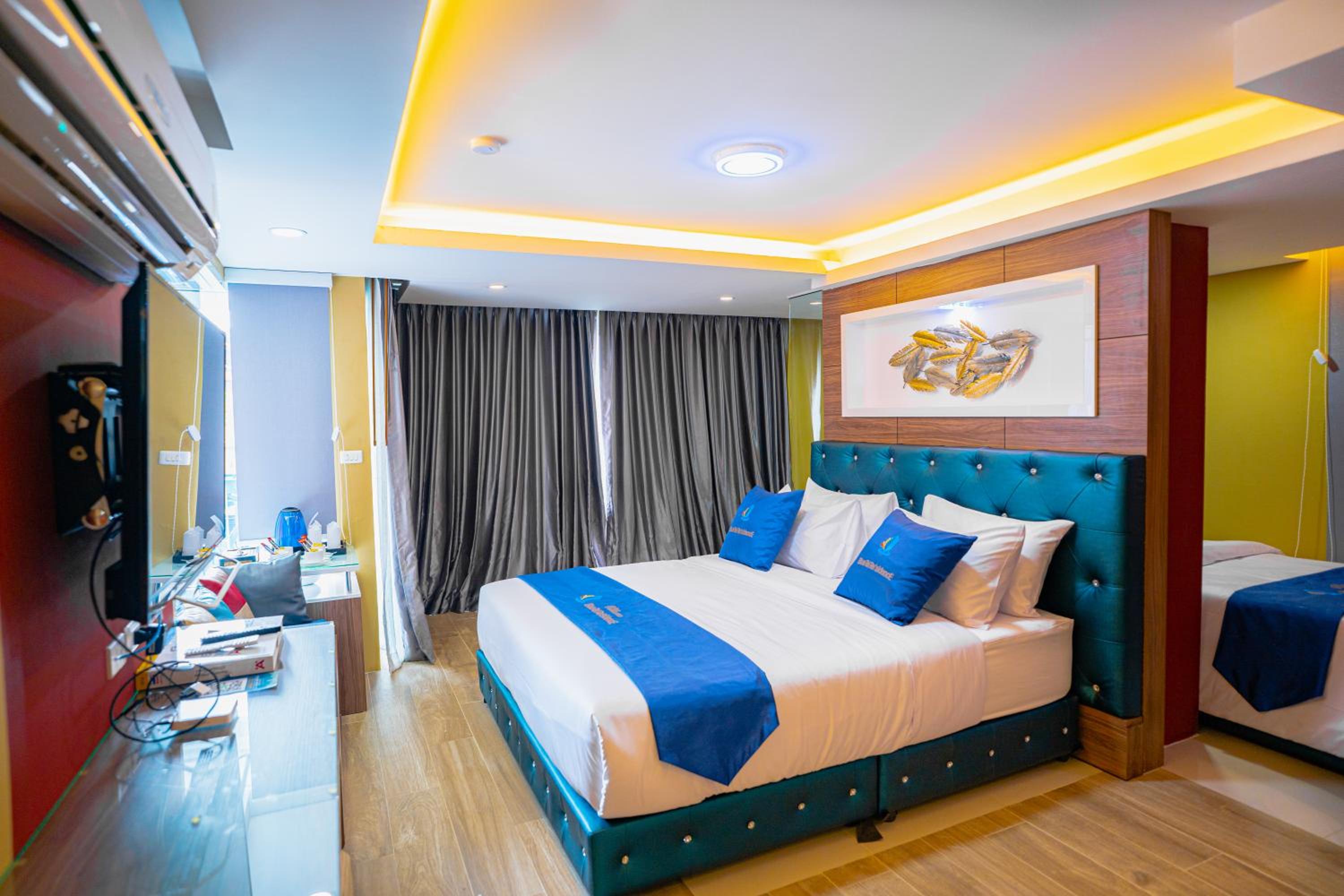 Family Suite With Jacuzzi