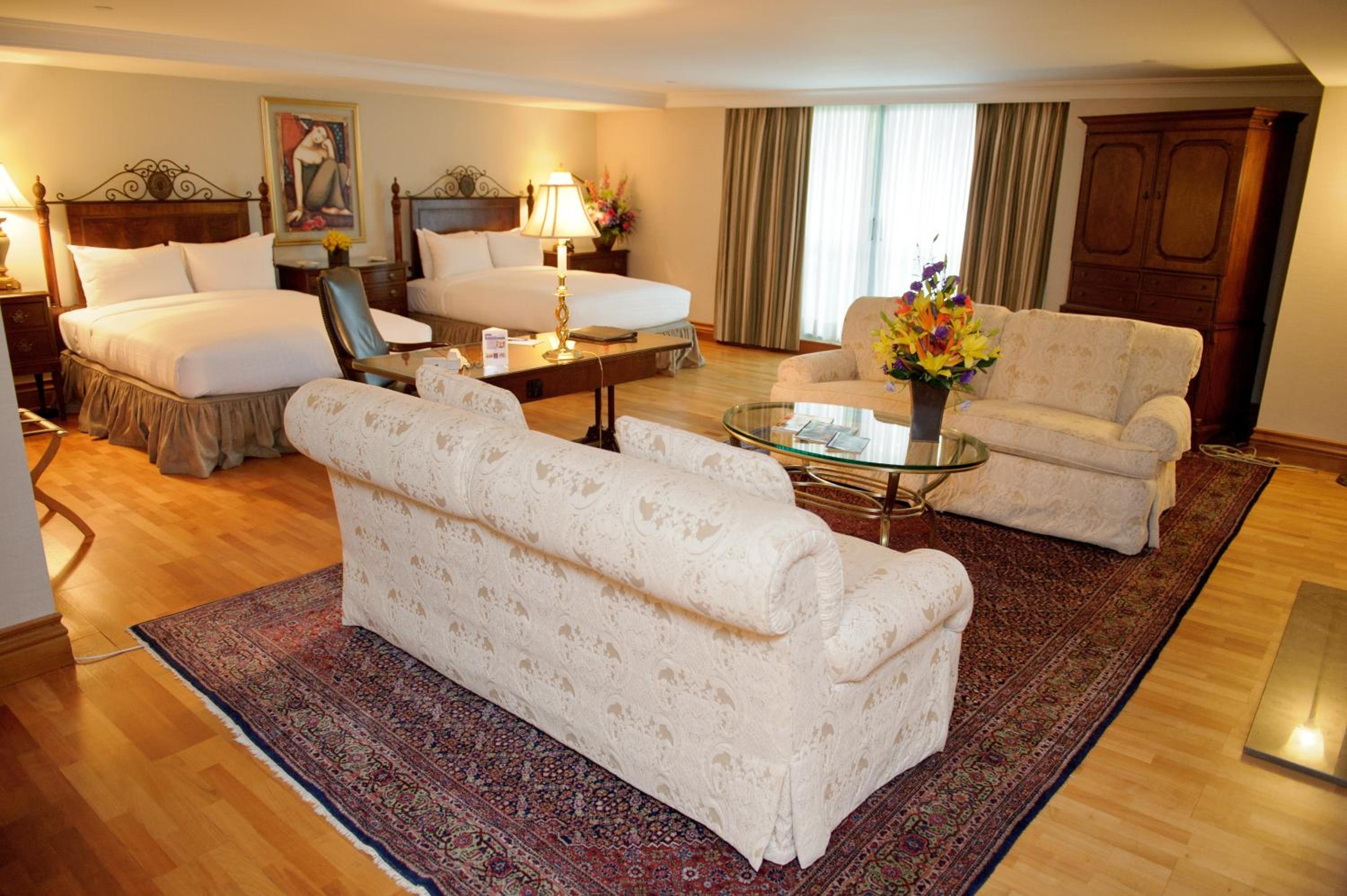 Deluxe Queen Room with Two Queen Beds - Photo 2