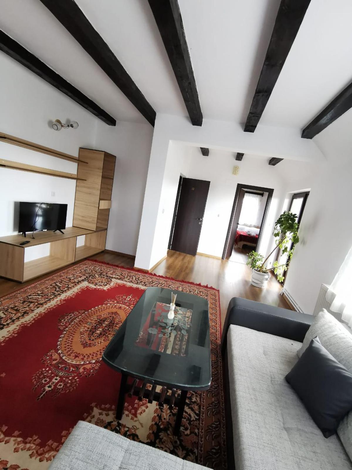 Double Room with Private Bathroom - Photo 2