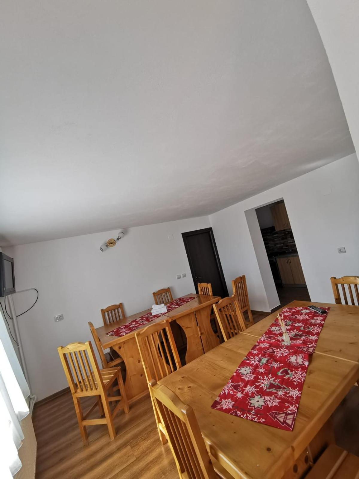 Double Room with Private Bathroom - Photo 6