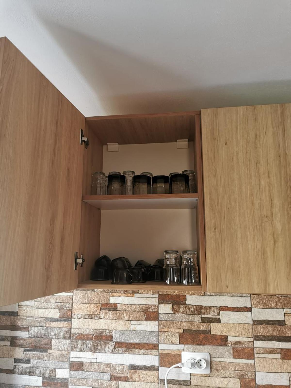 Double Room with Private Bathroom - Photo 10