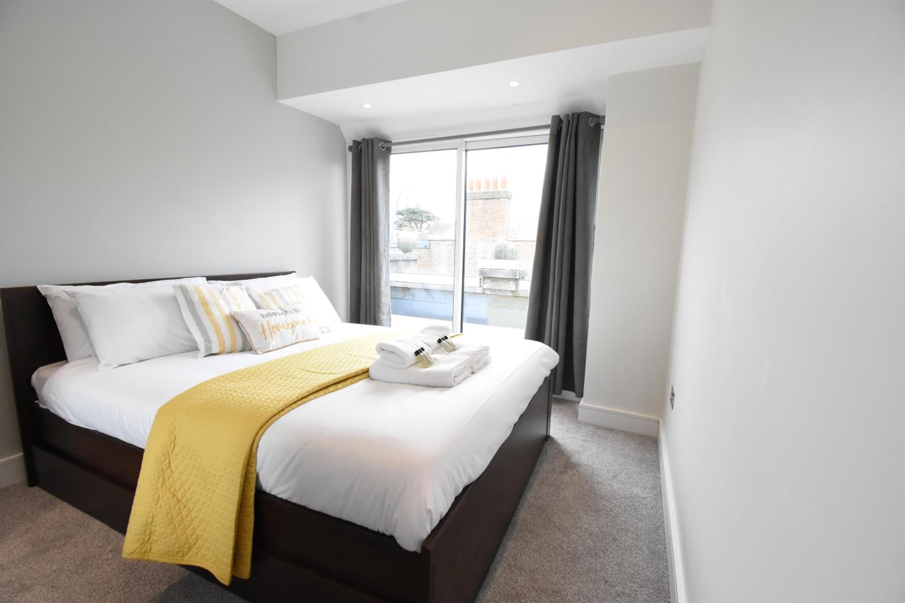 Deluxe Apartment