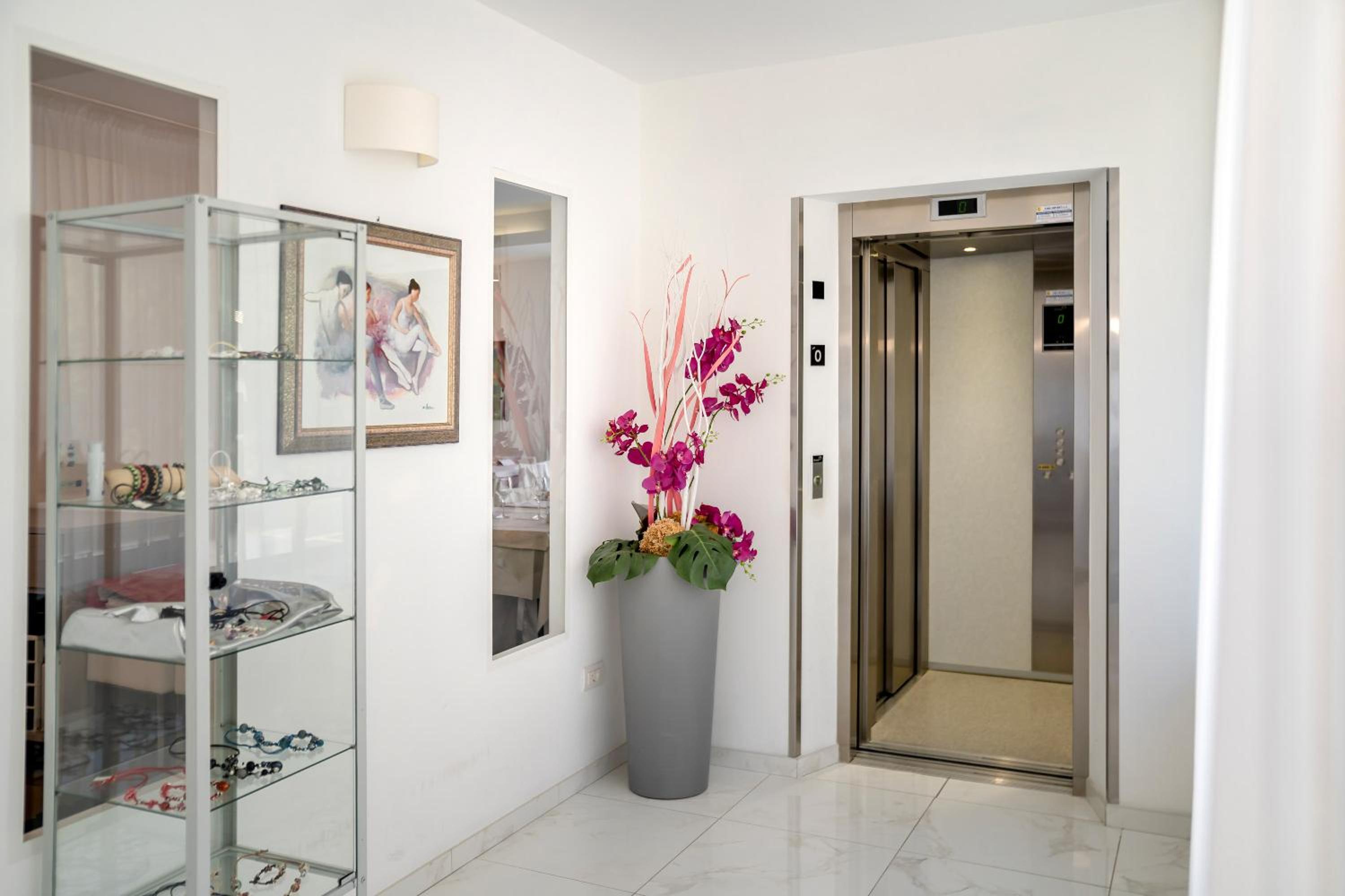 Superior Small Room with Balcony - Photo 2