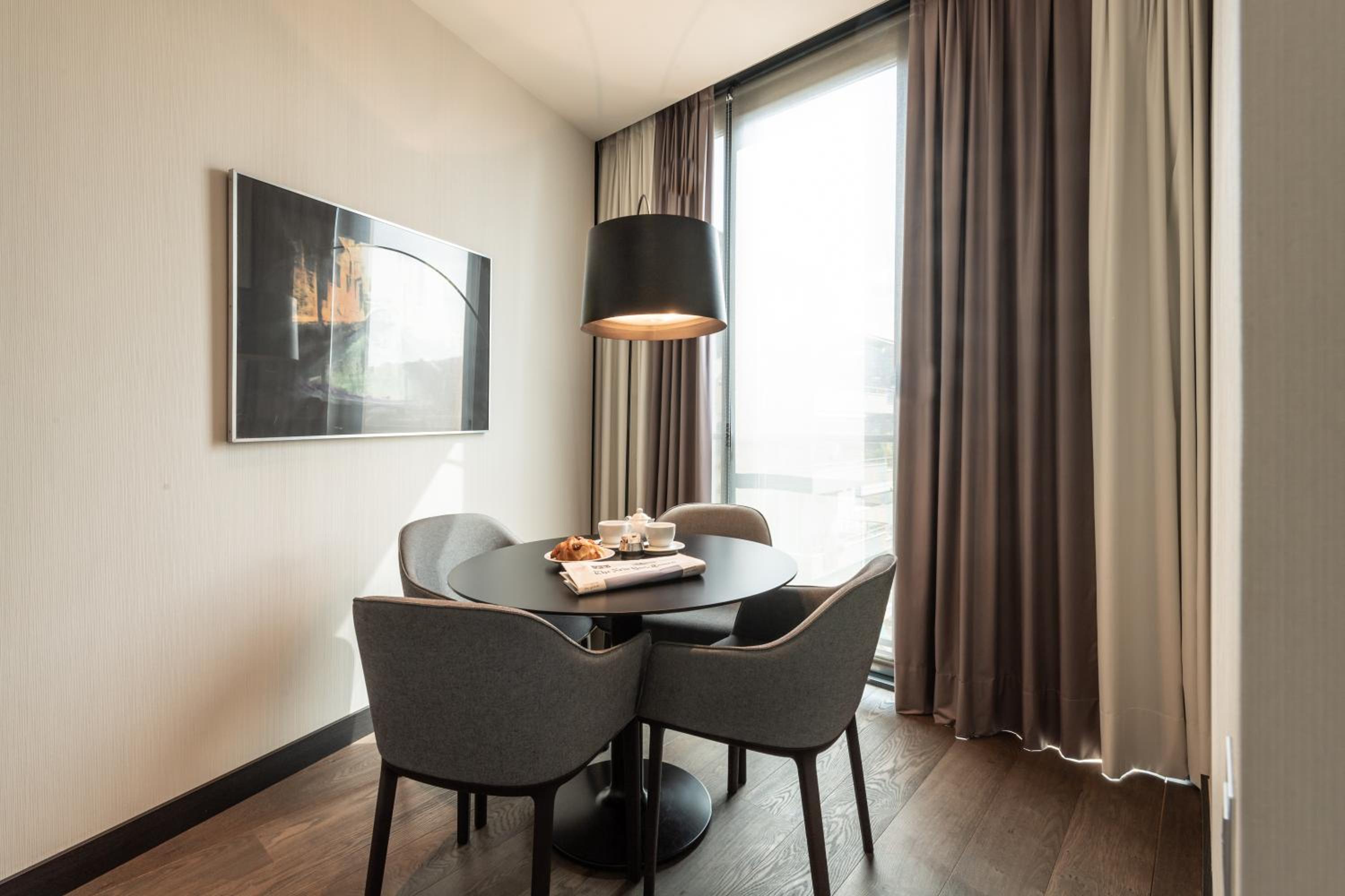 Superior Suite - Photo 5