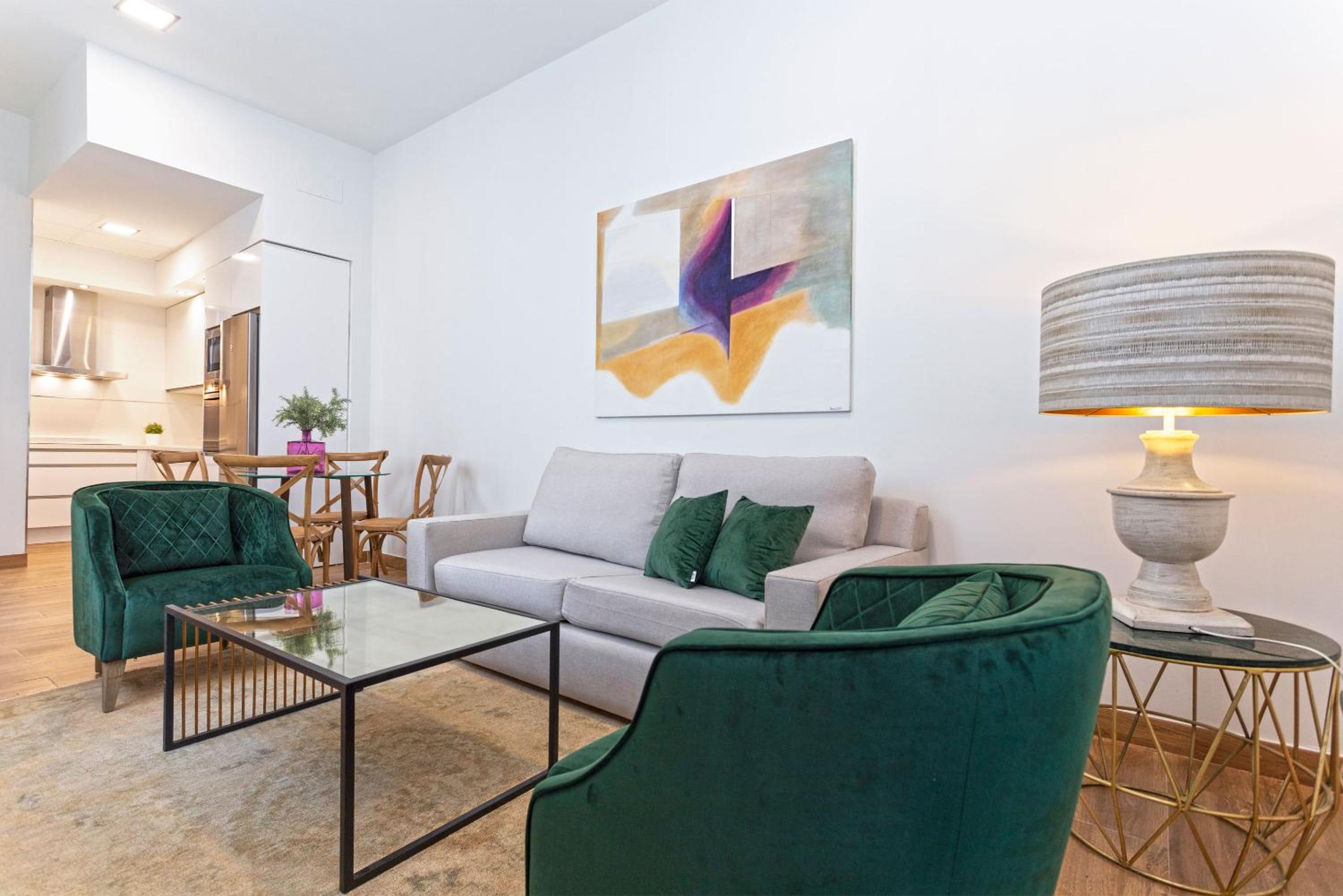 Apartamento de Dos Habitaciones con Patio
