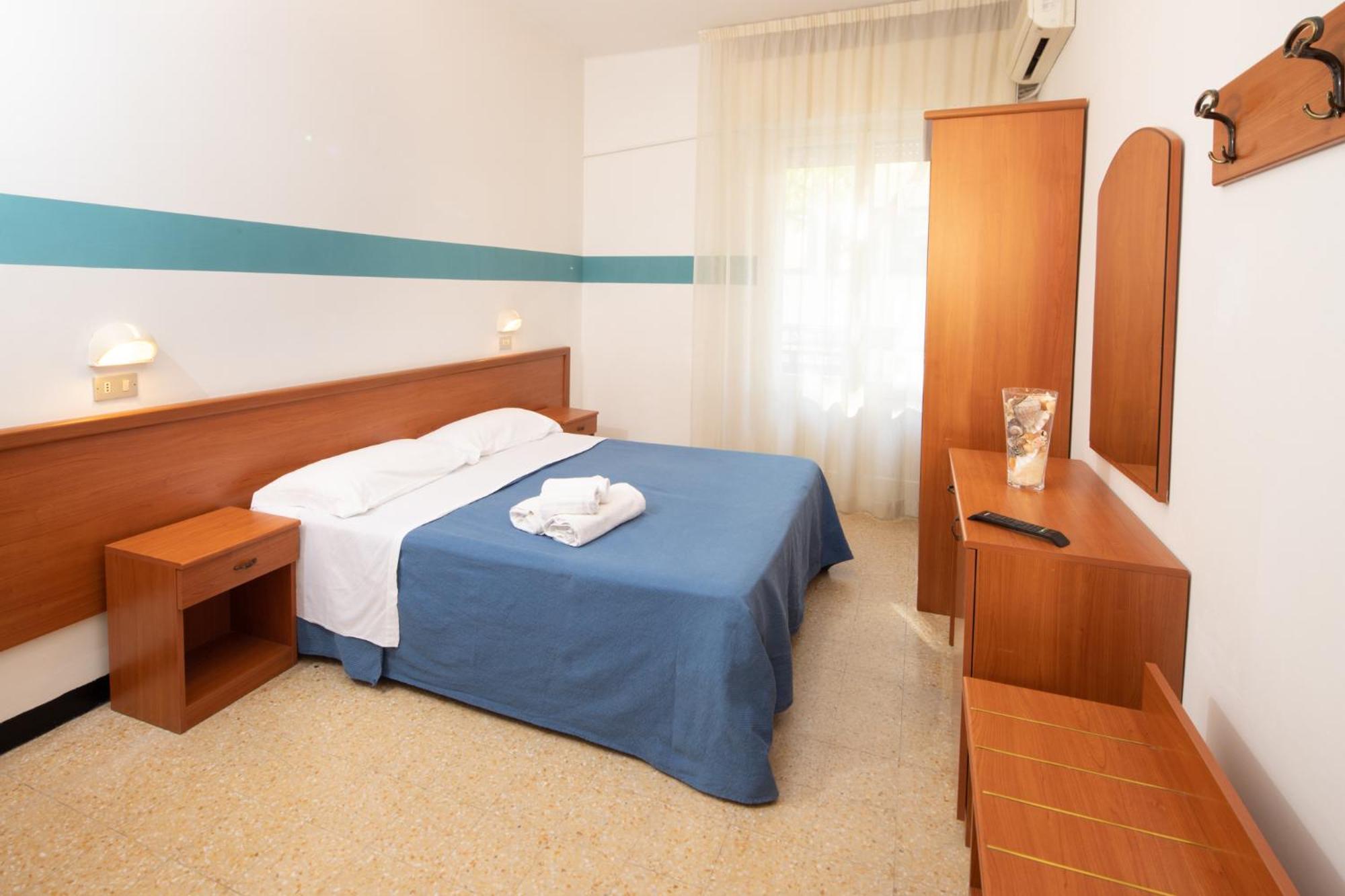 Double or Twin Room photo 2