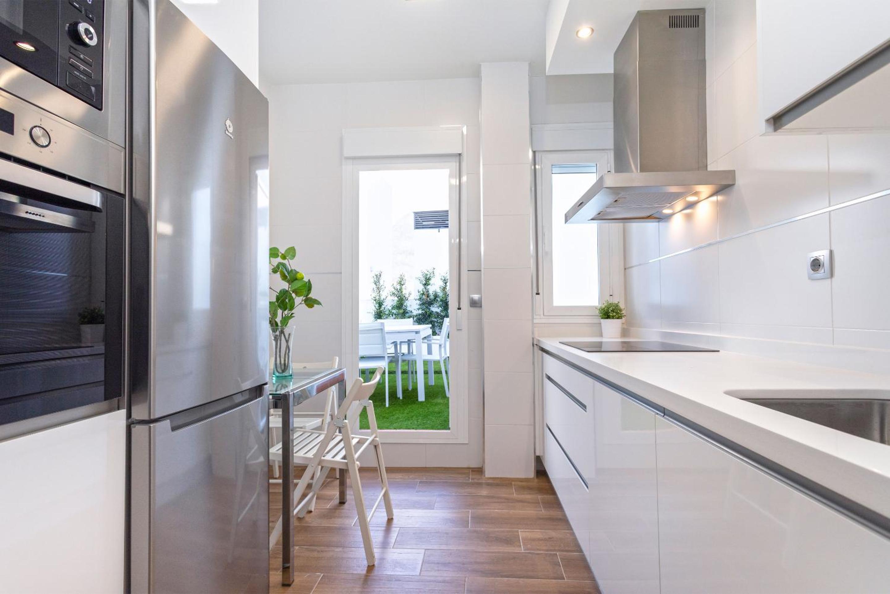 Two-Bedroom Apartment with Terrace - Photo 12