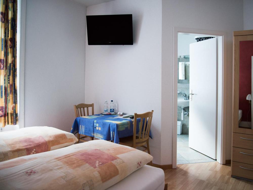Double Room with Private Bathroom photo 2