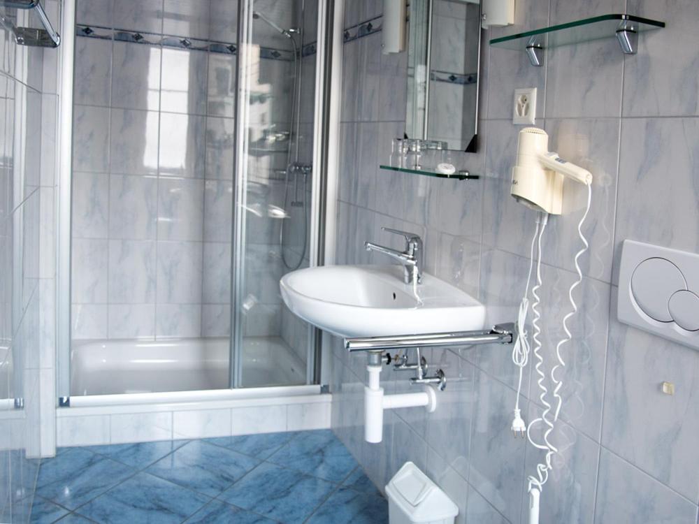 Double Room with Private Bathroom photo 3