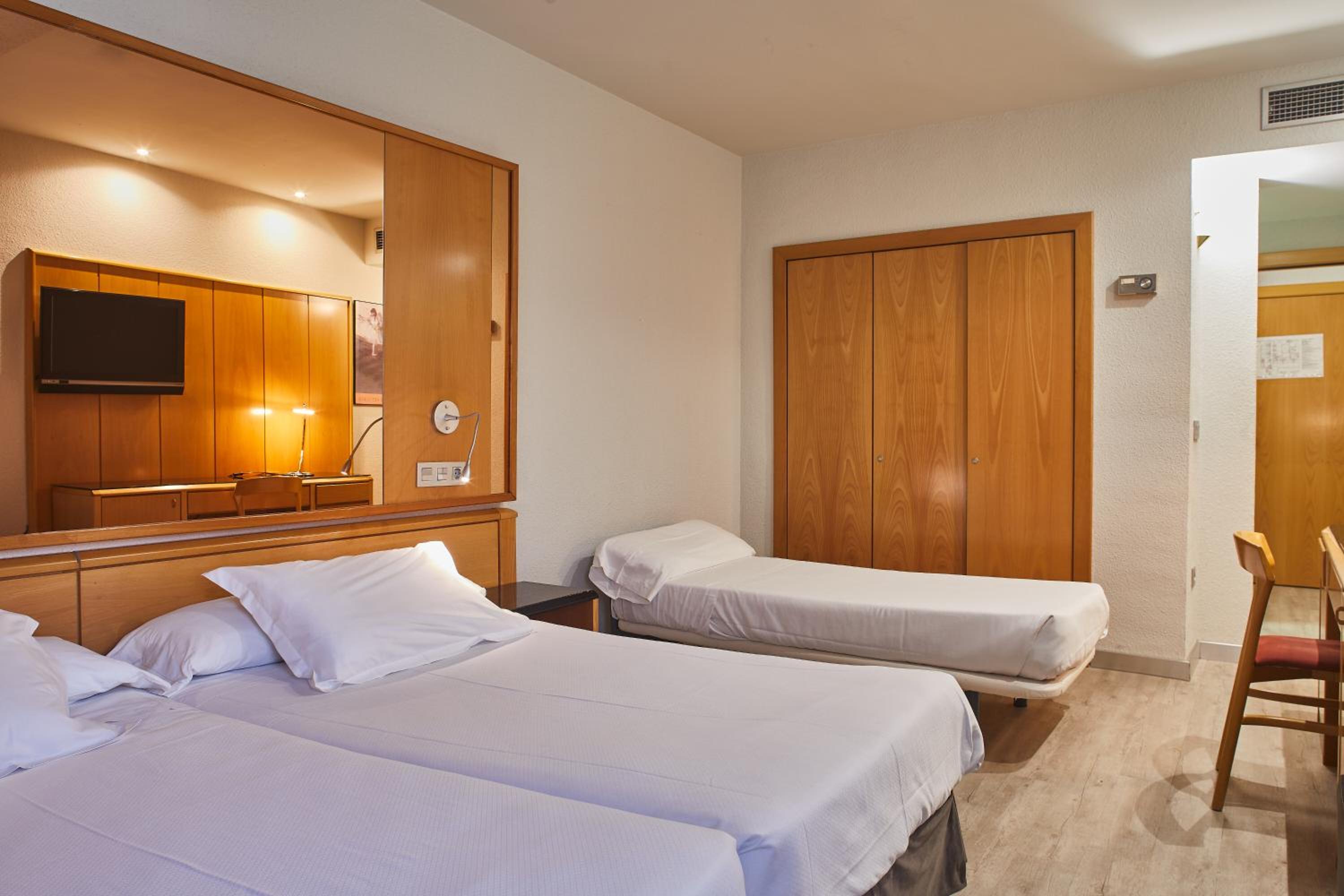Habitación Doble con Cama Extra (3 Adultos)