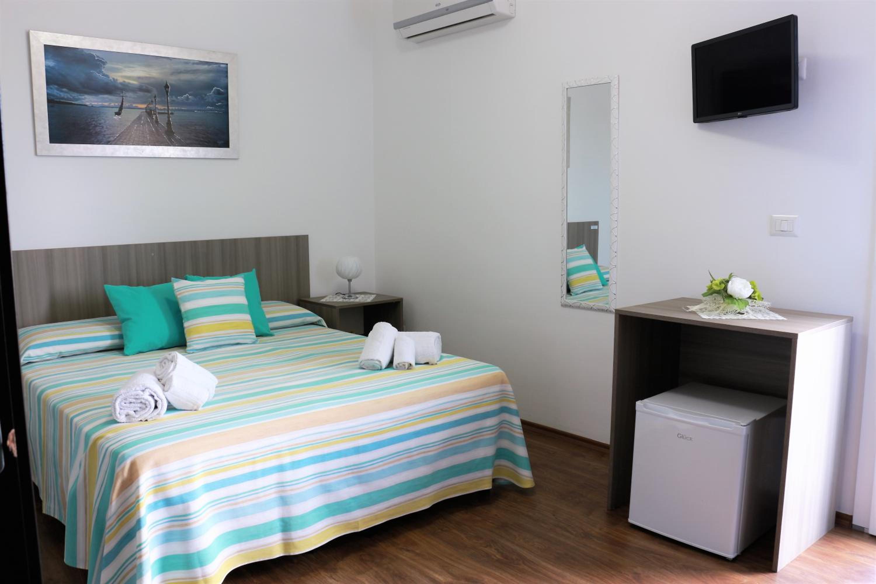 Quadruple Room with Balcony photo 3
