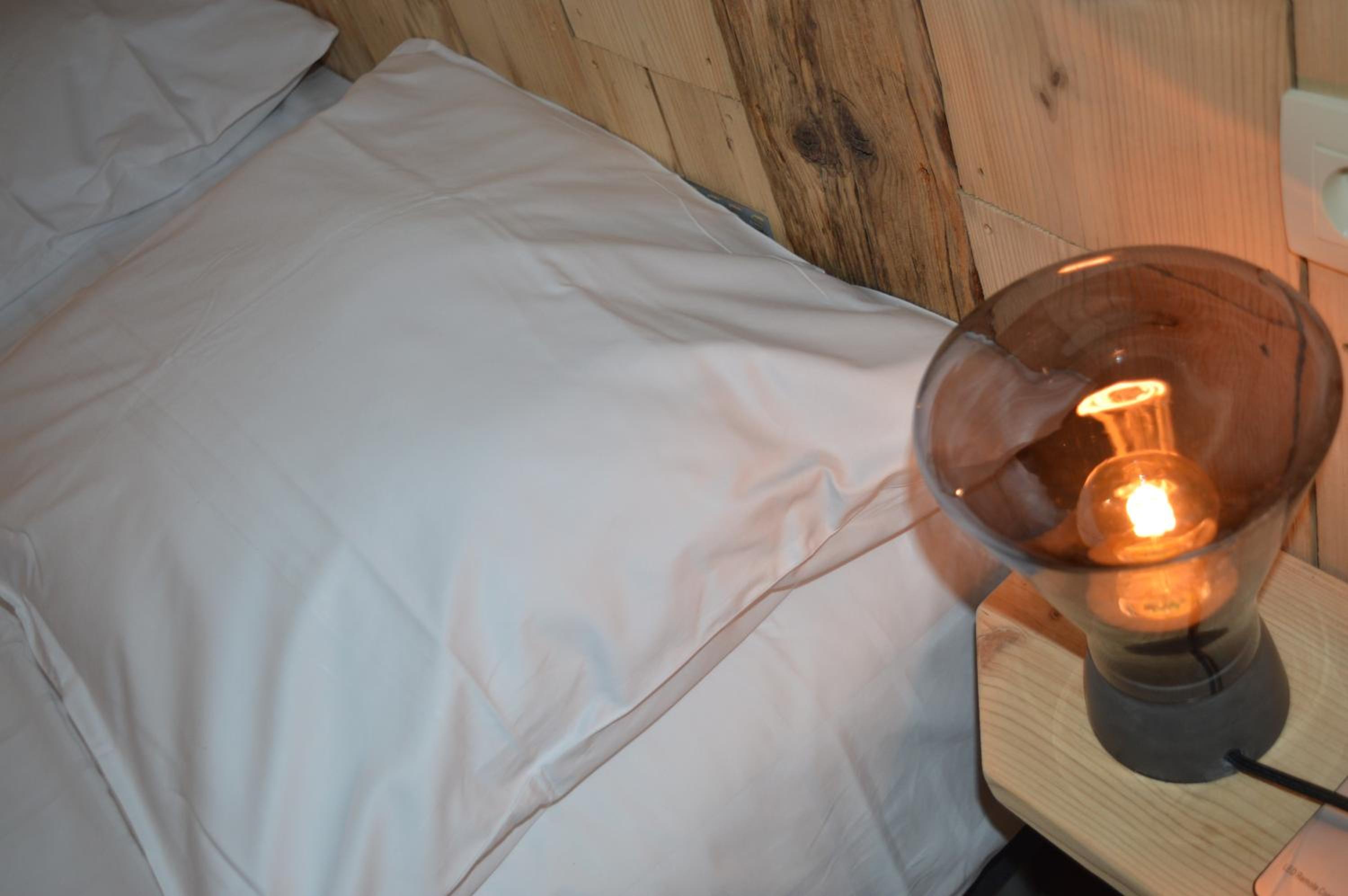 Standard Double Room - Photo 8