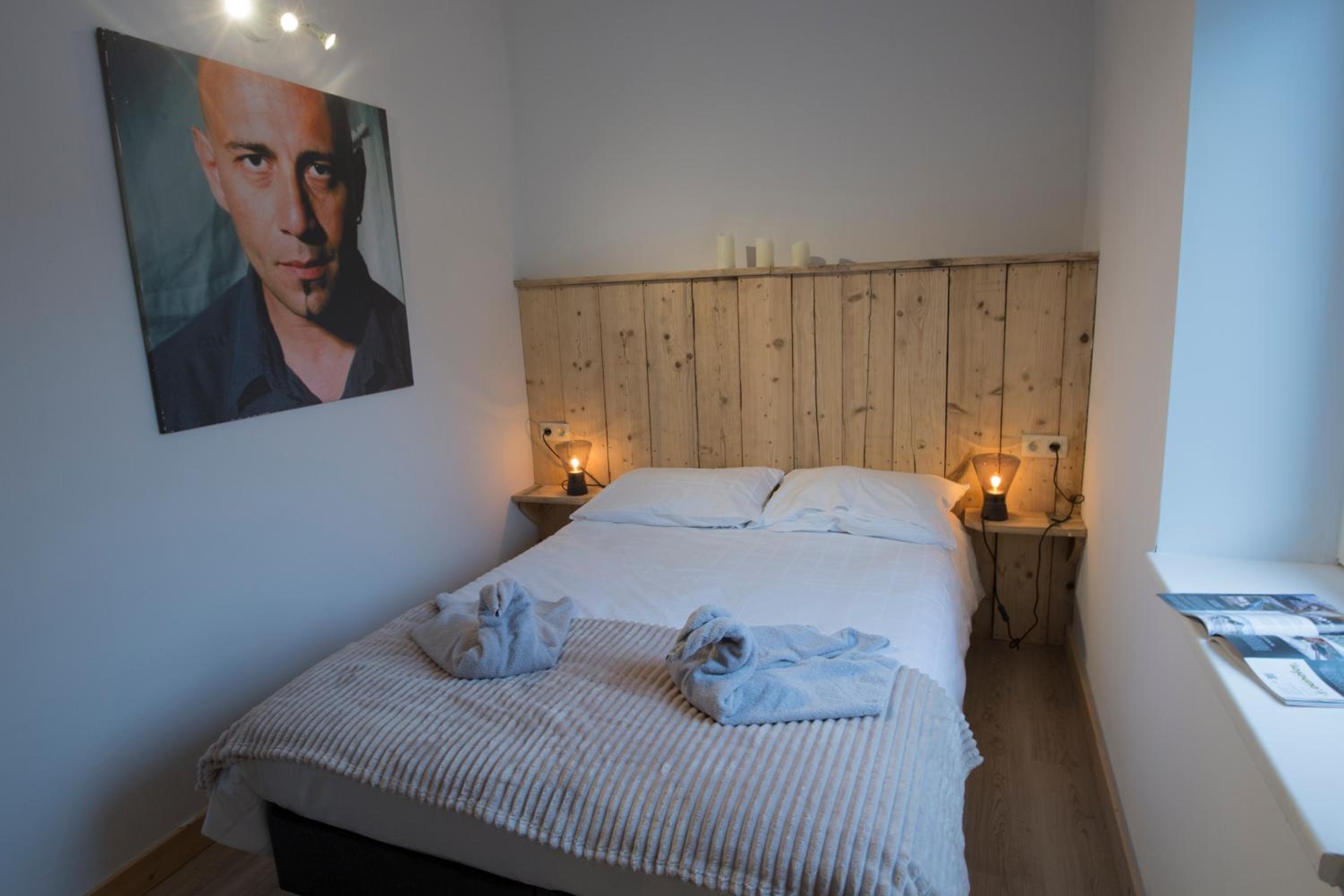 Standard Double Room - Photo 10