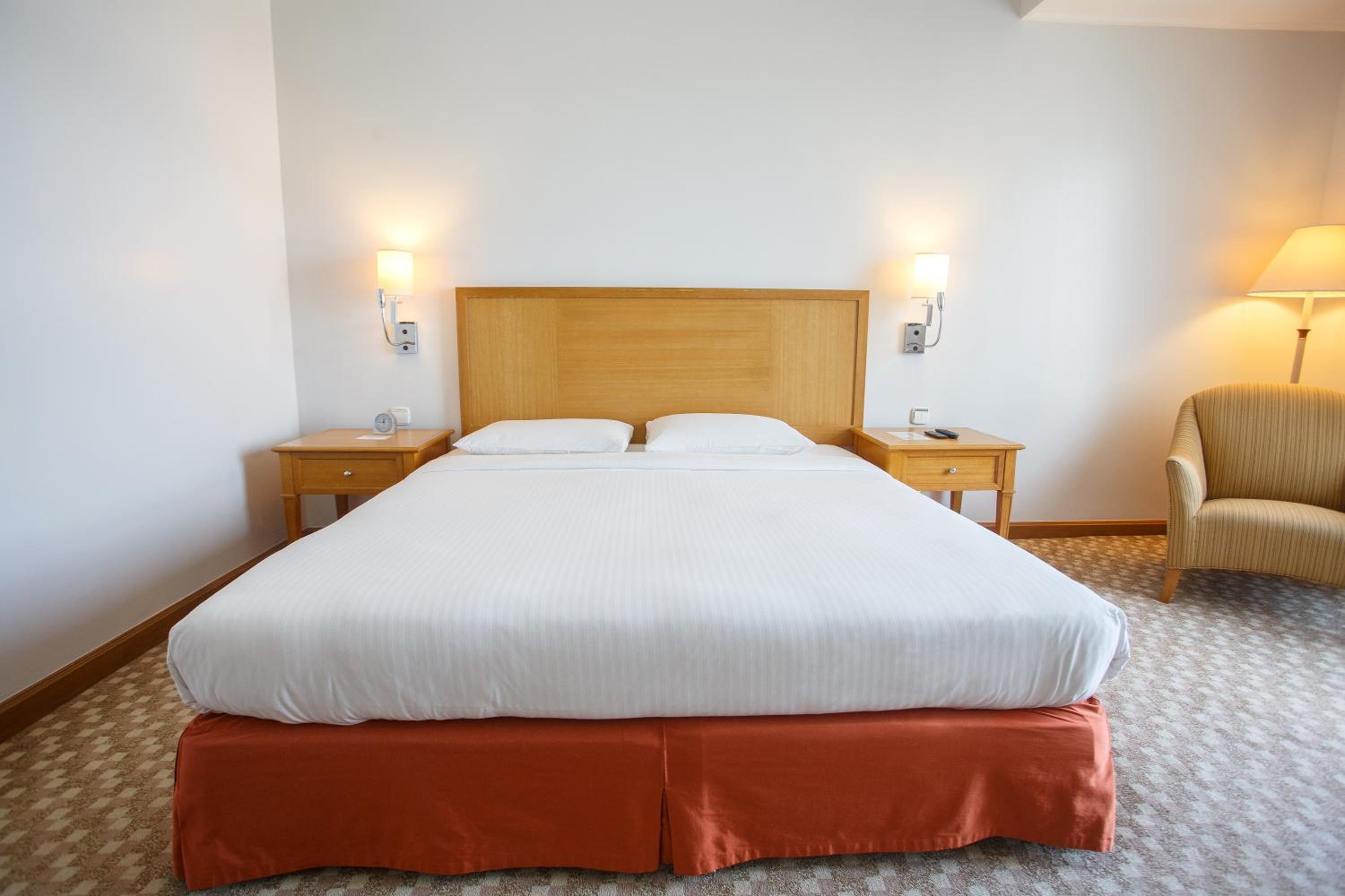 Deluxe Room - Photo 3