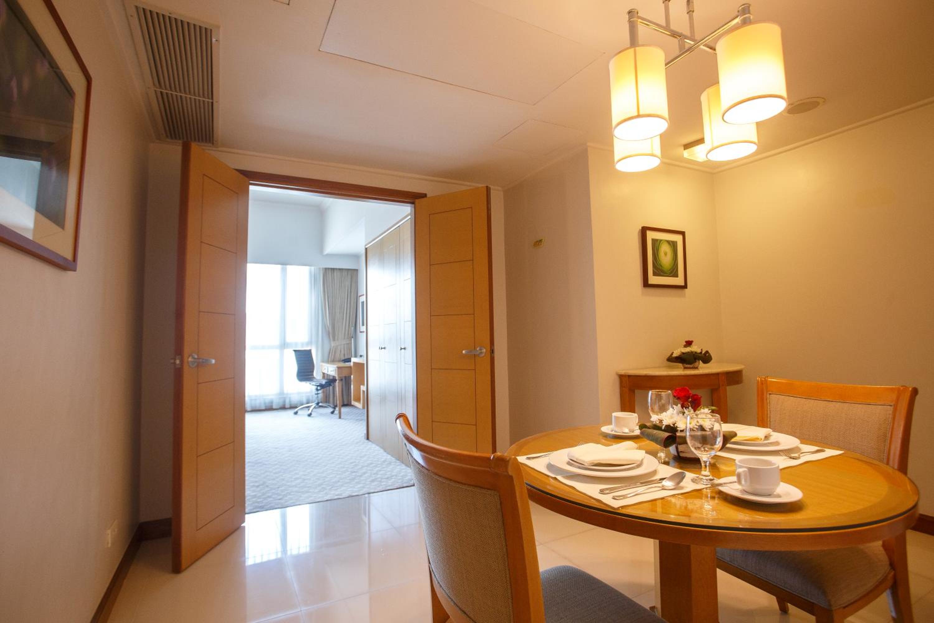Deluxe Room with Kitchen - Photo 4