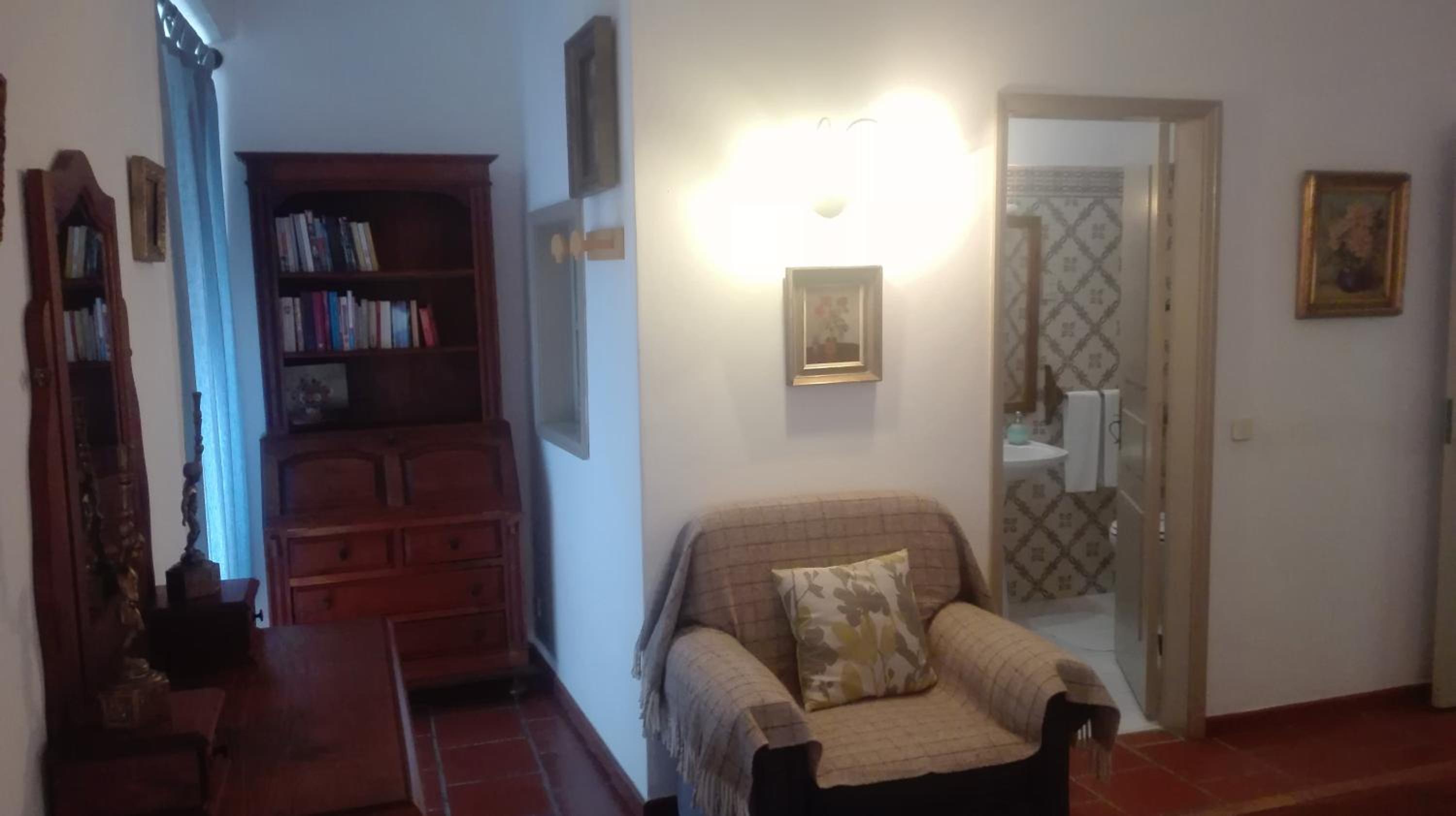 Large Double Room - Photo 2
