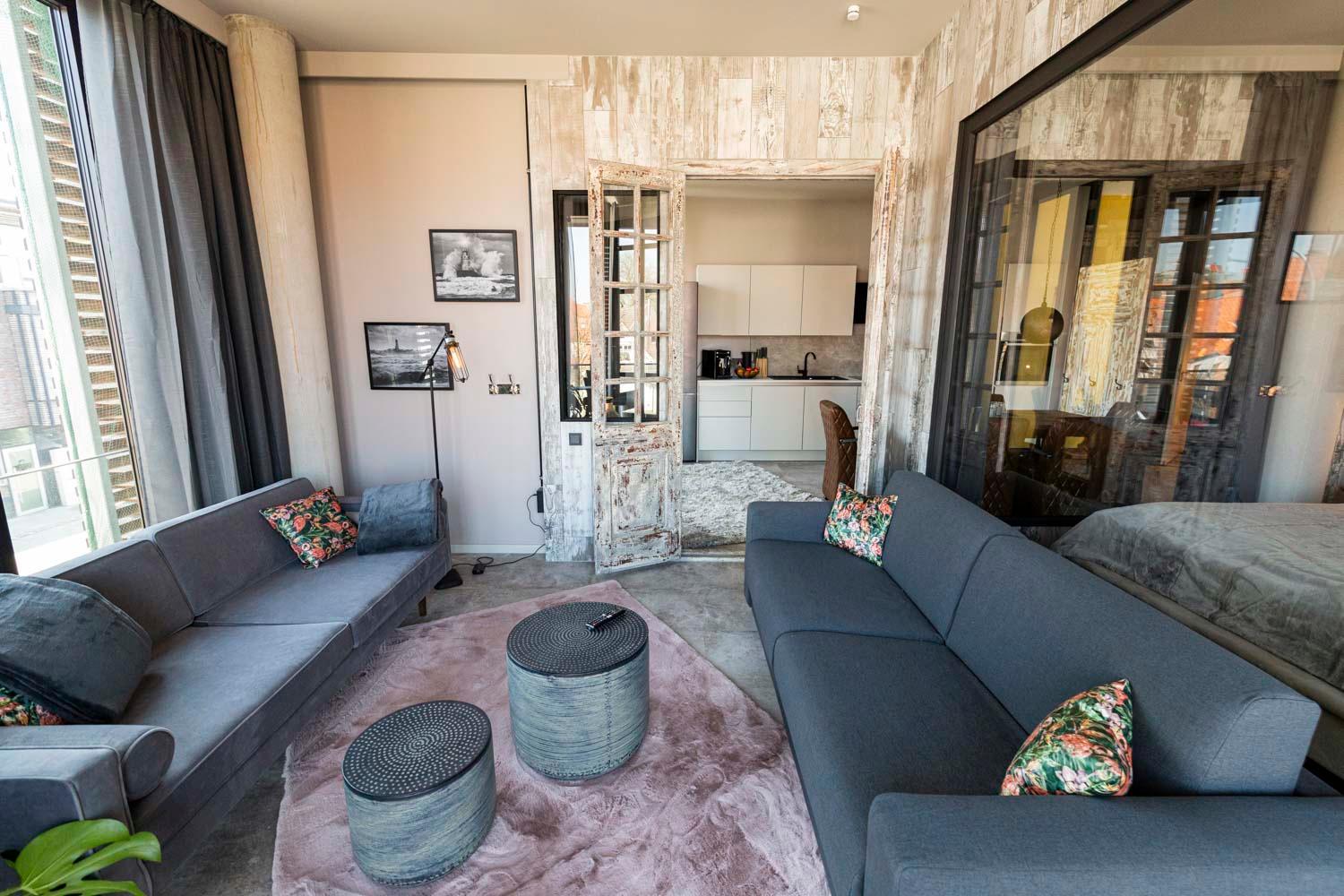 Apartment with Balcony photo 1