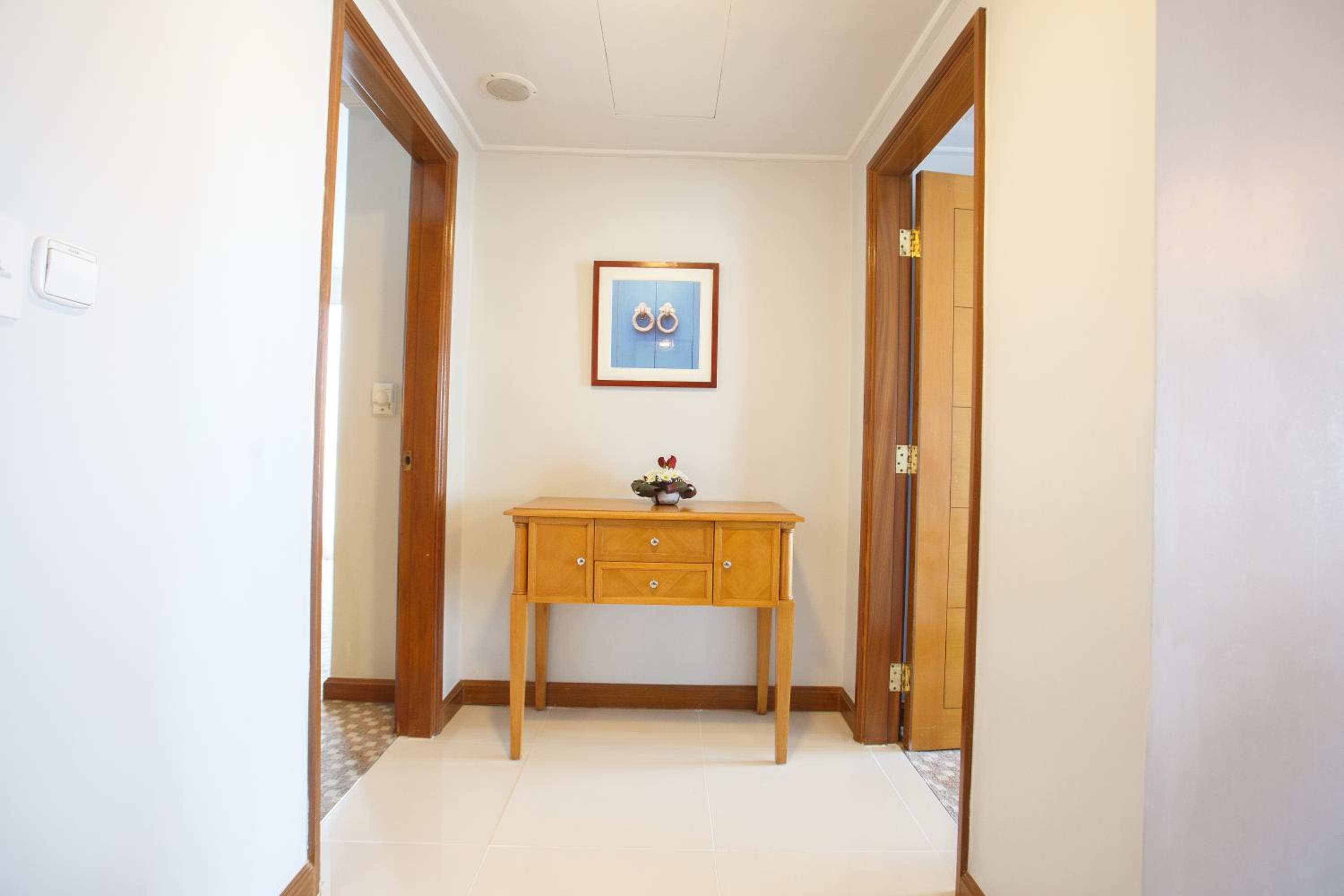 Two-Bedroom Executive - Photo 5