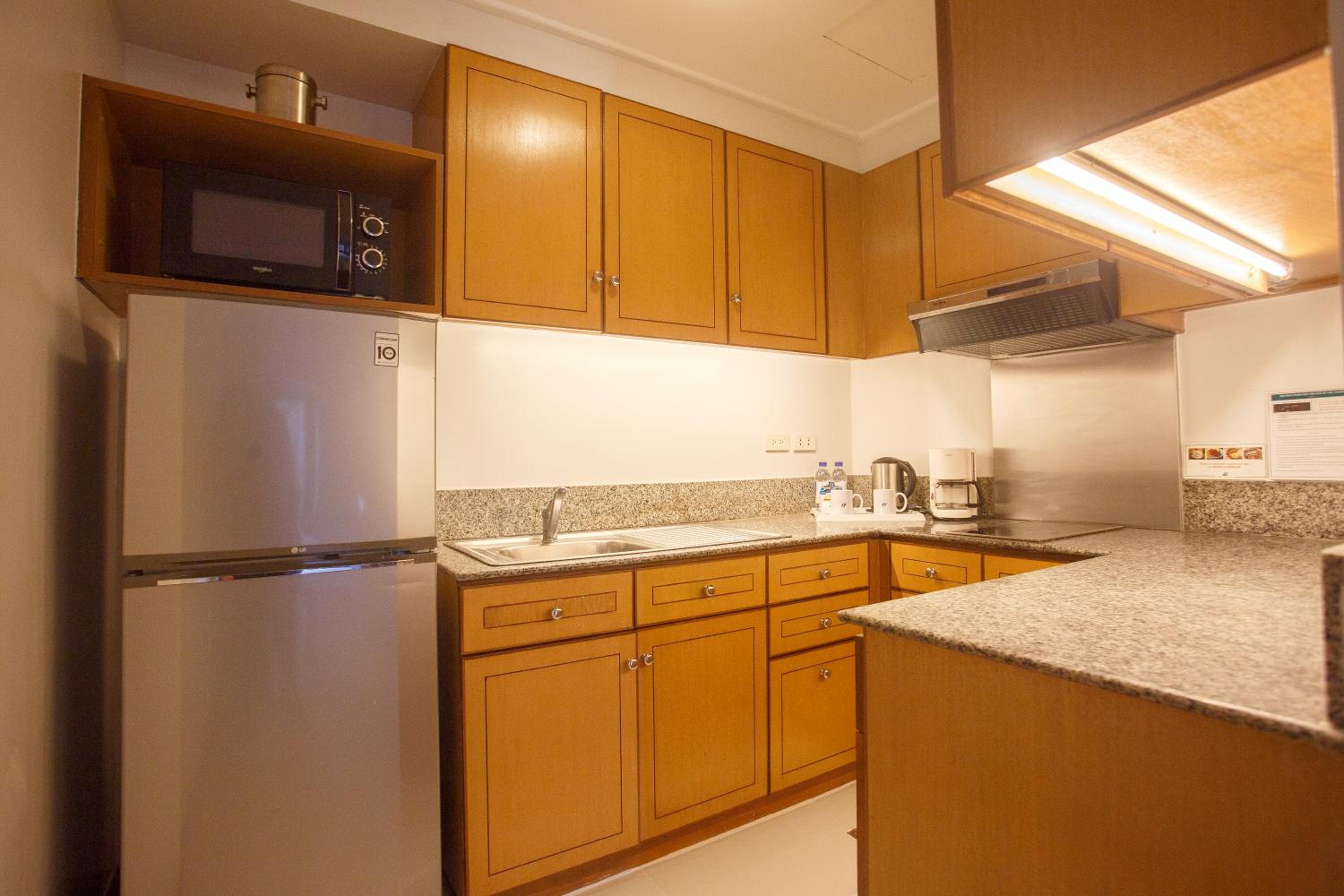 Two-Bedroom Deluxe - Photo 4