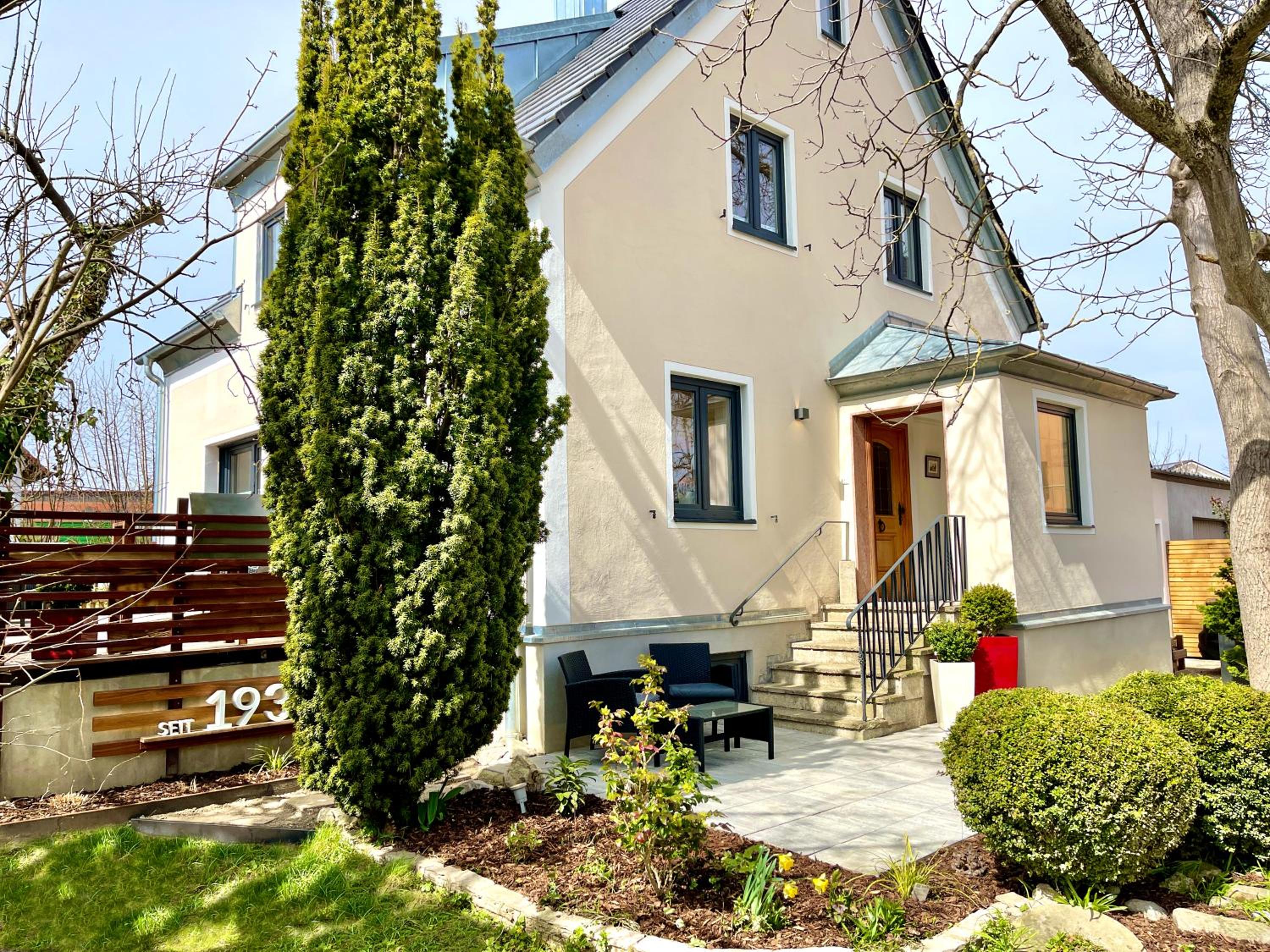 Three-Bedroom Villa photo 2