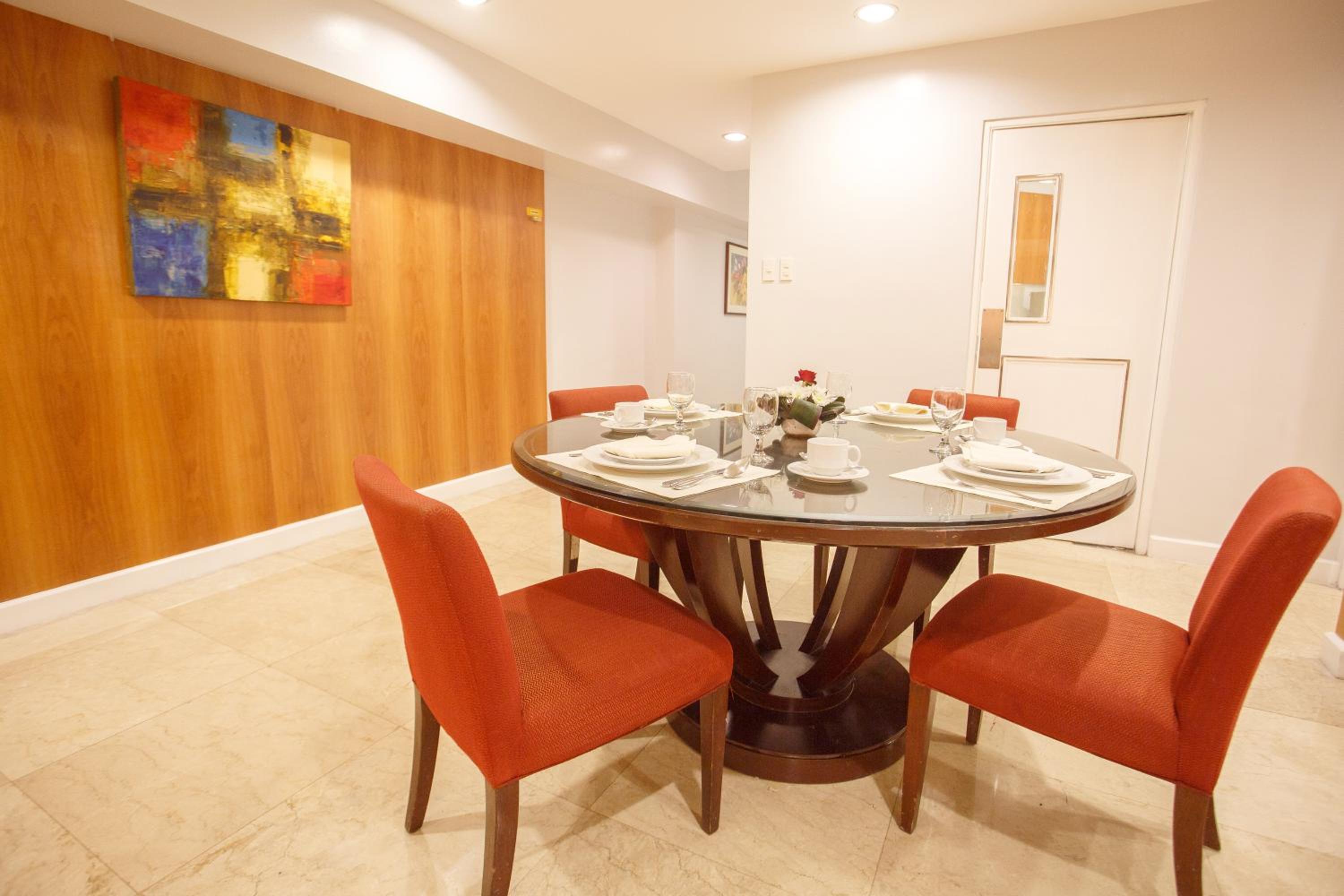 Two-Bedroom Premier - Photo 4
