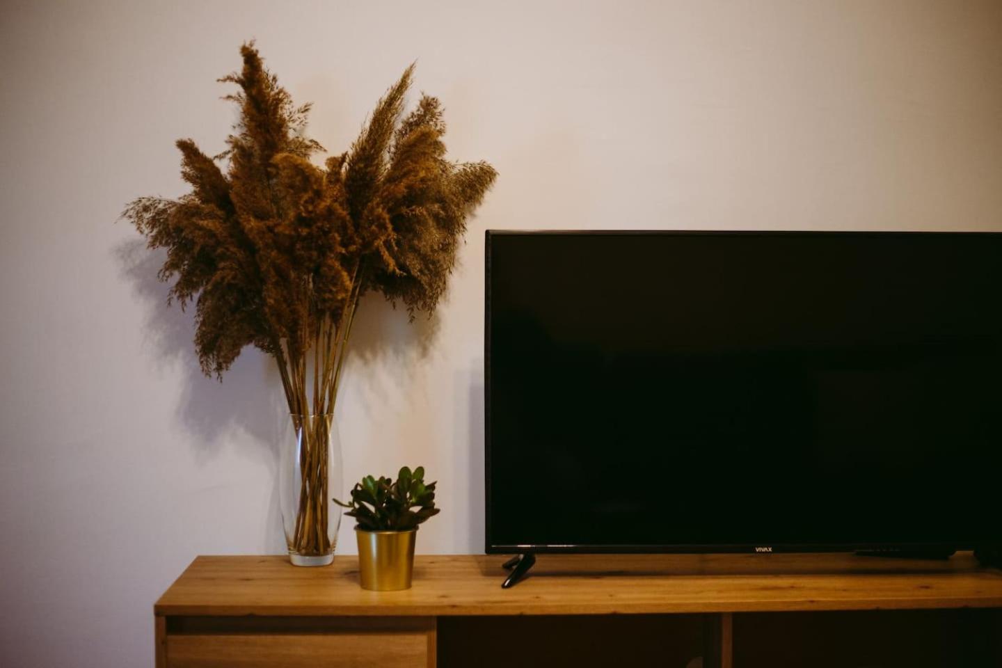 One-Bedroom Apartment - Photo 6