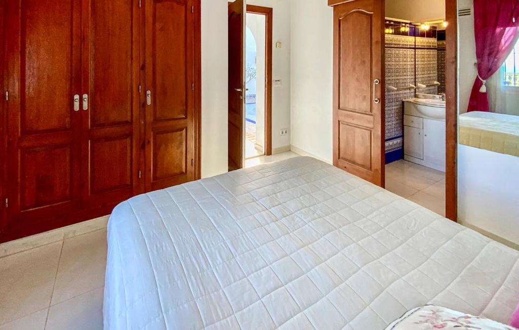 Villa de Tres Habitaciones