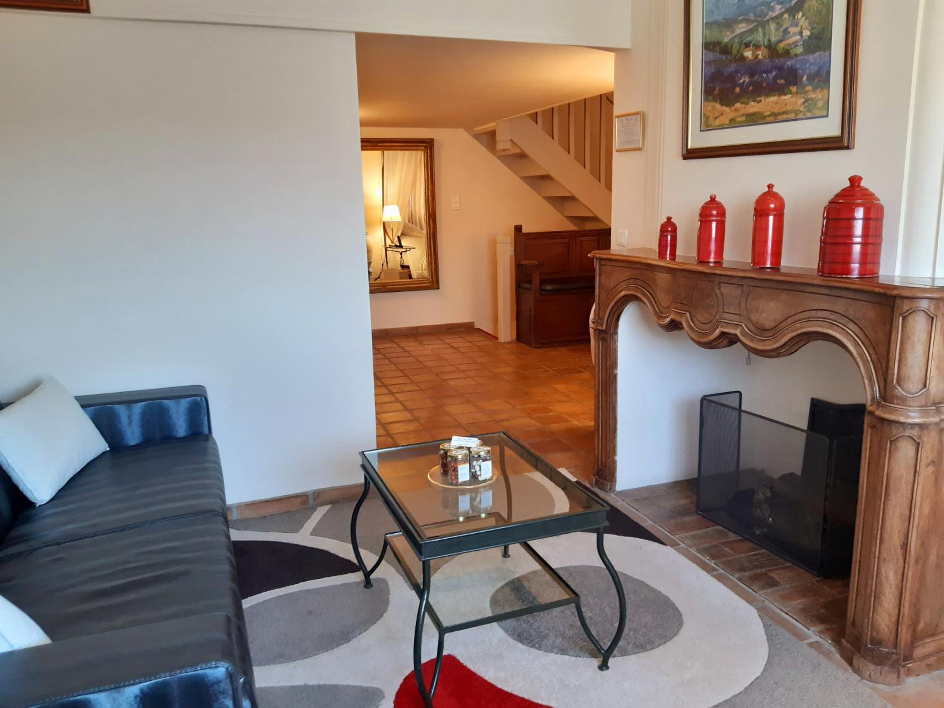 Suite - Photo 3
