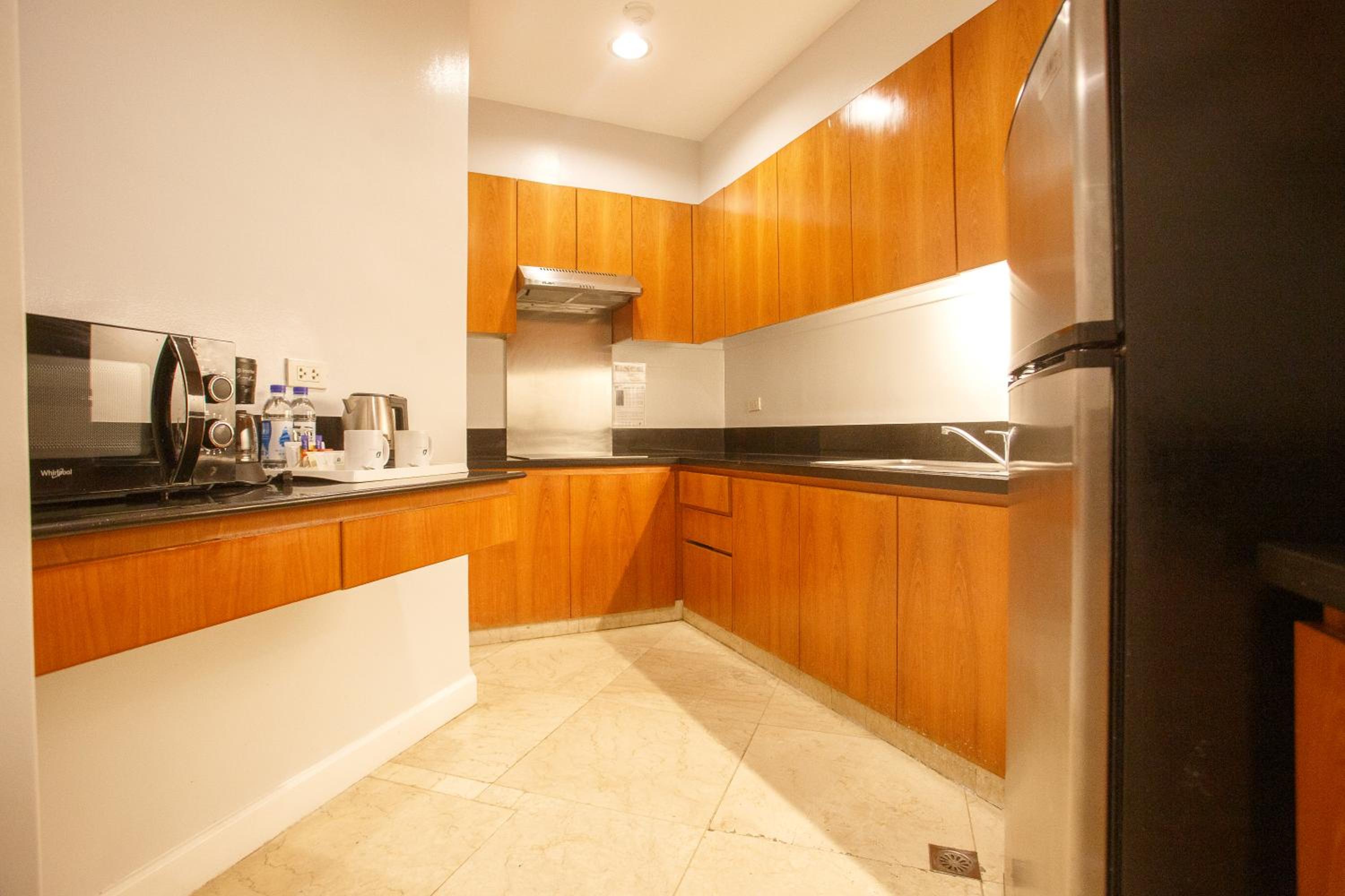 Three-Bedroom Suite - Photo 3